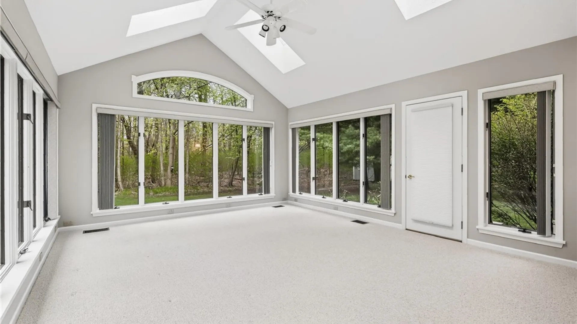 Property at 472 Maplewoods Ln, Webster, NY 14580 14