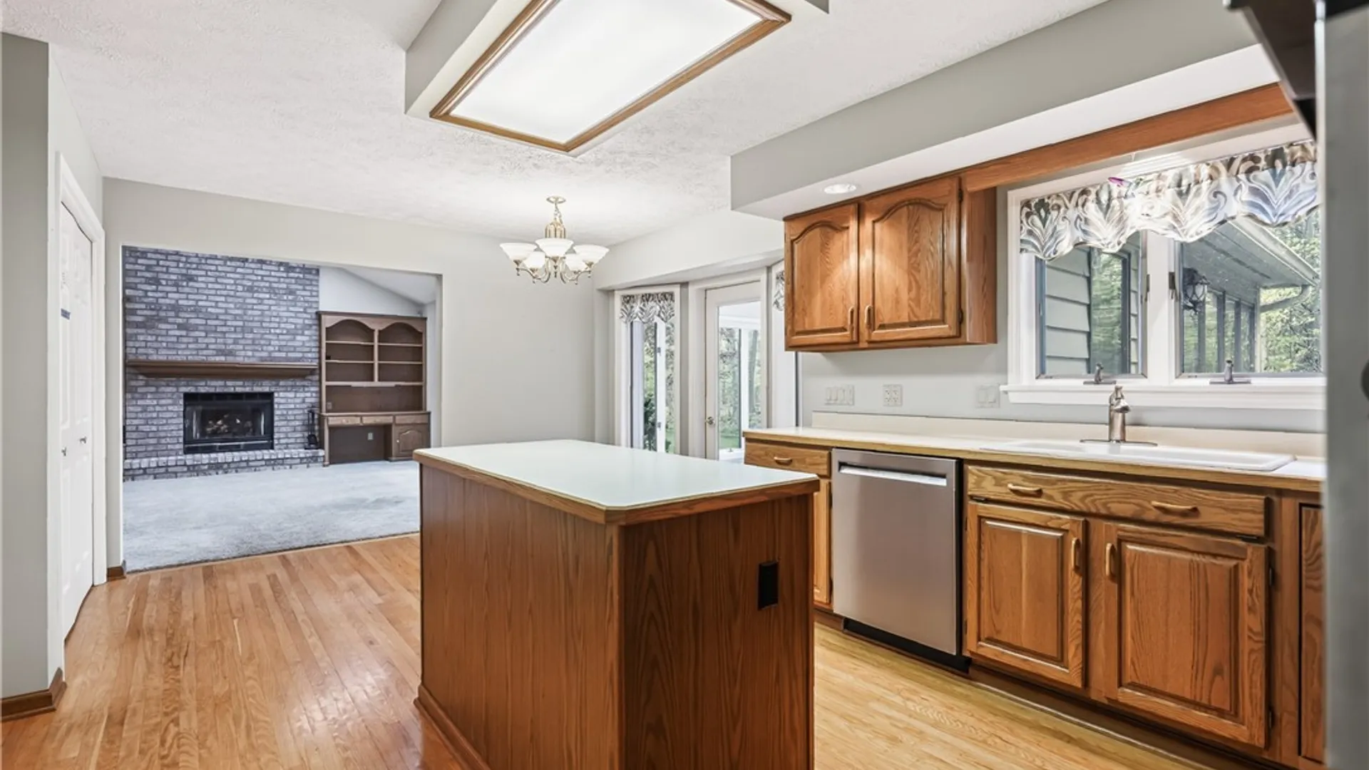 Property at 472 Maplewoods Ln, Webster, NY 14580 16