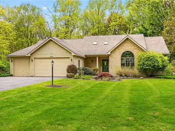 Property at 472 Maplewoods Ln, Webster, NY 14580