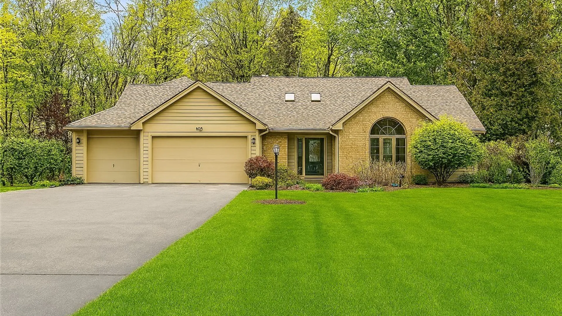 Property at 472 Maplewoods Ln, Webster, NY 14580 2
