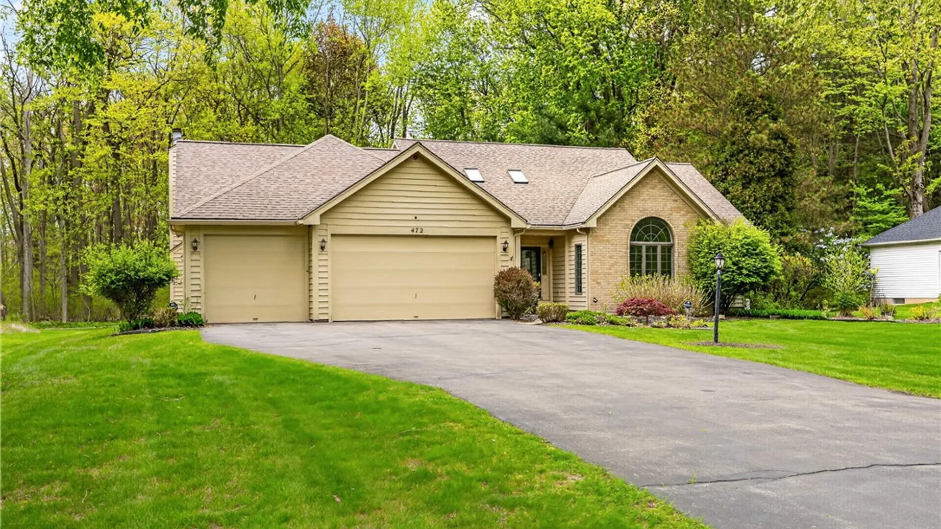 Property at 472 Maplewoods Ln, Webster, NY 14580 3