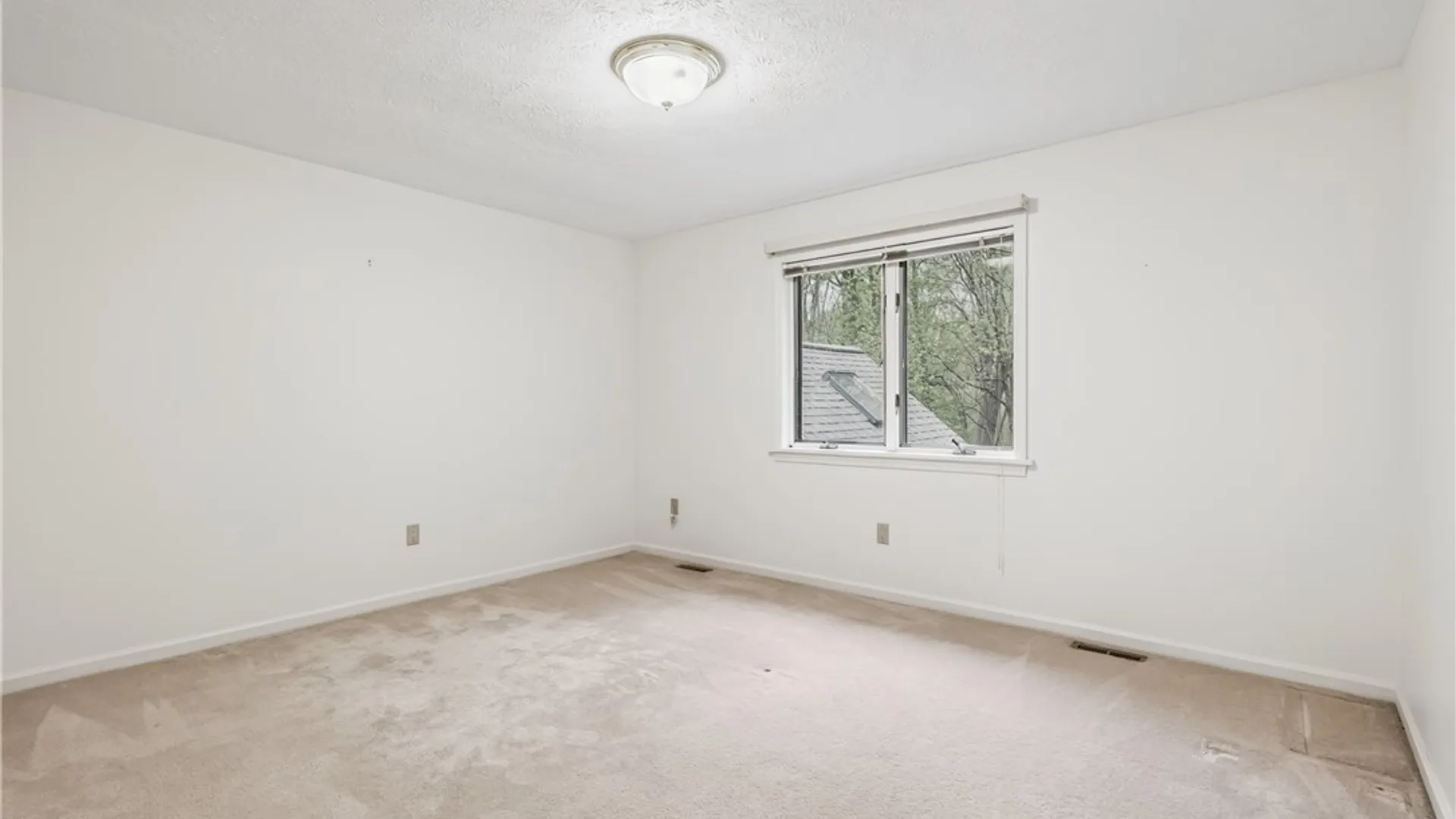 Property at 472 Maplewoods Ln, Webster, NY 14580 33