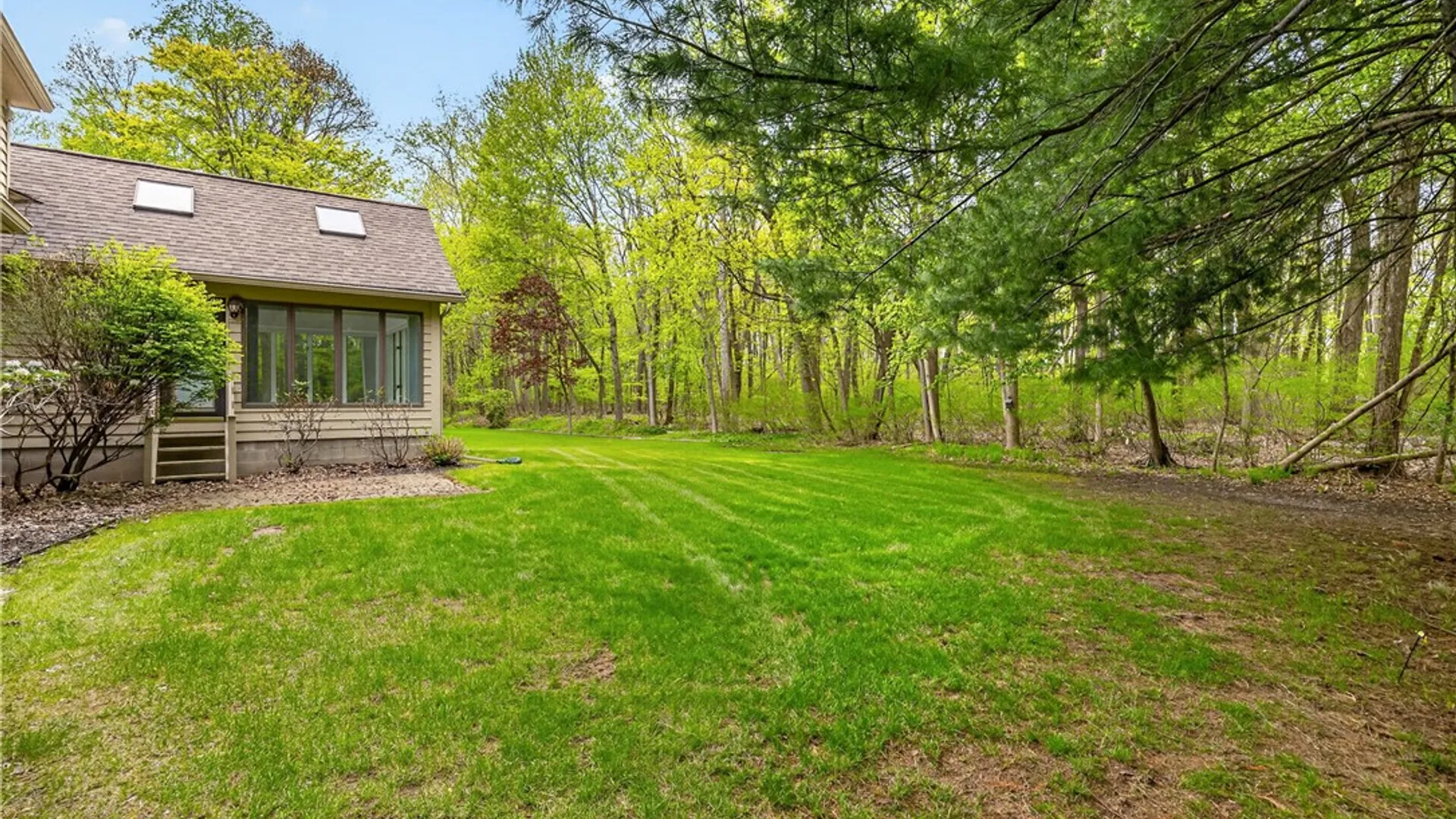 Property at 472 Maplewoods Ln, Webster, NY 14580 42