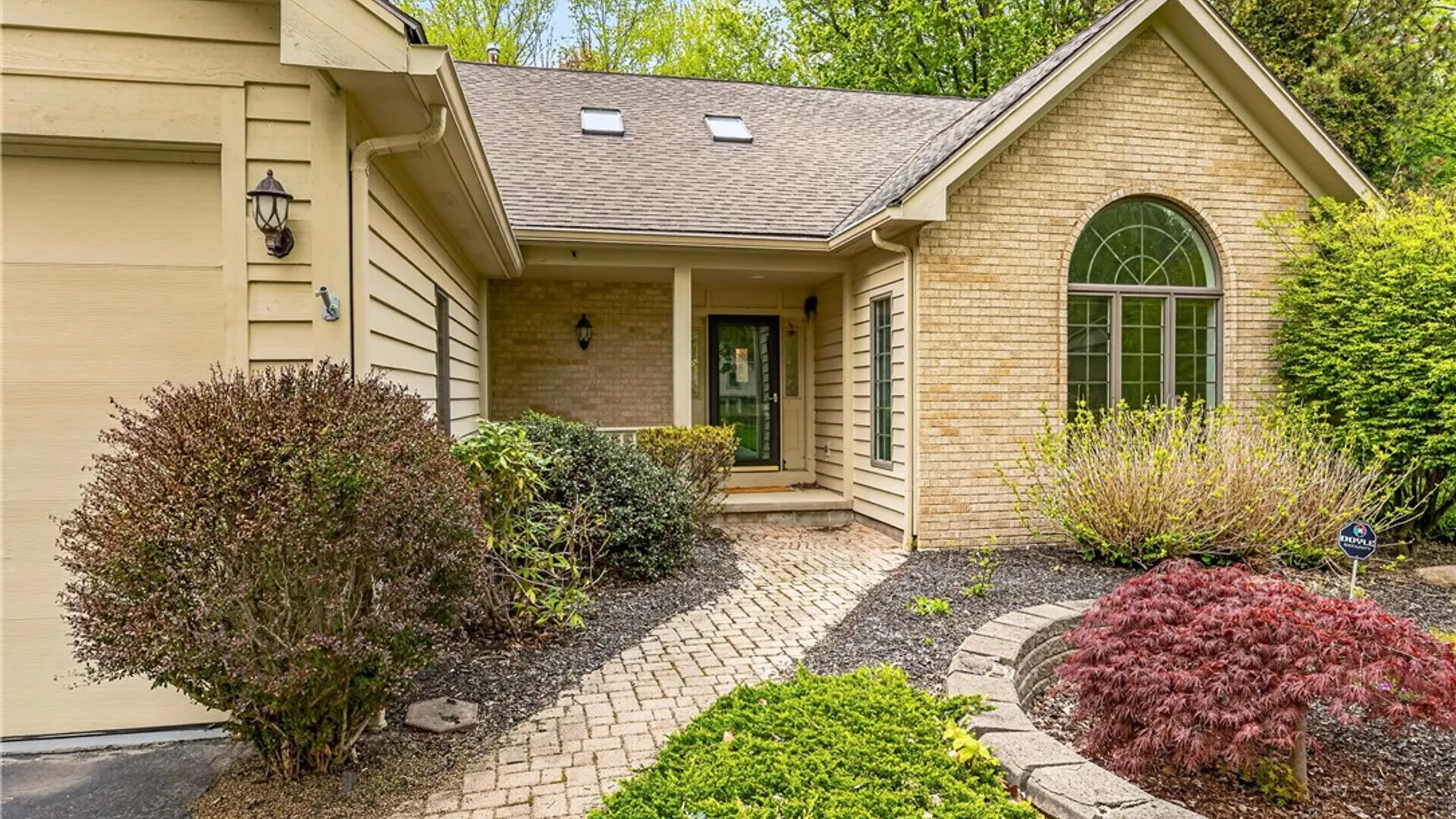 Property at 472 Maplewoods Ln, Webster, NY 14580 5