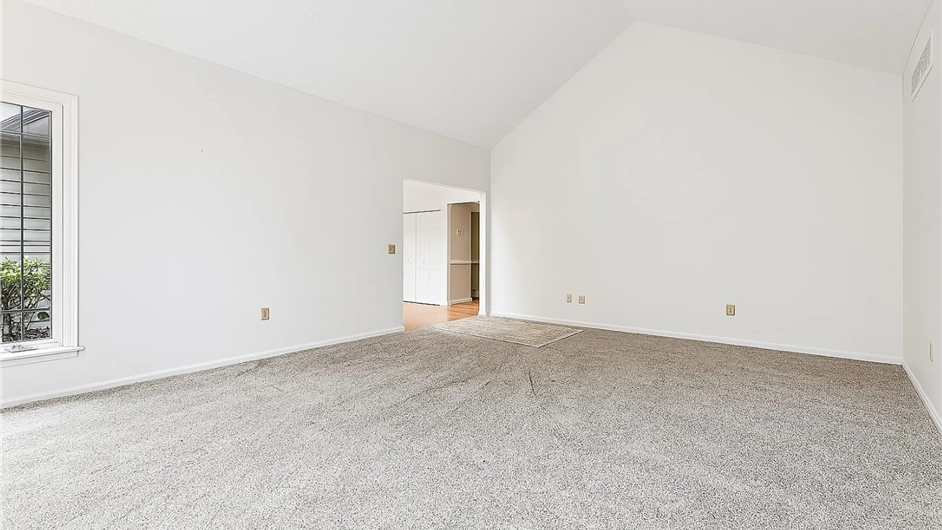 Property at 472 Maplewoods Ln, Webster, NY 14580 9
