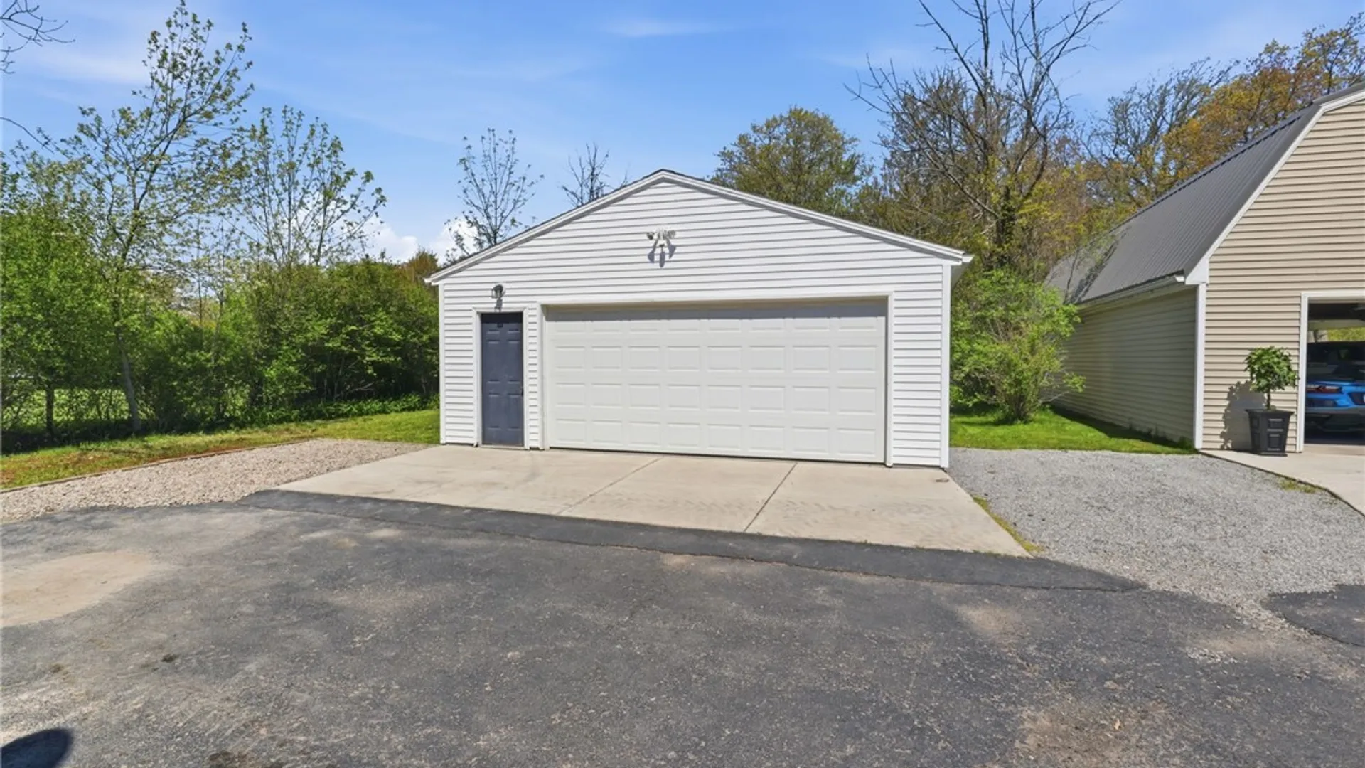 Property at 2296 River Road, Grand Island, NY 14072 37