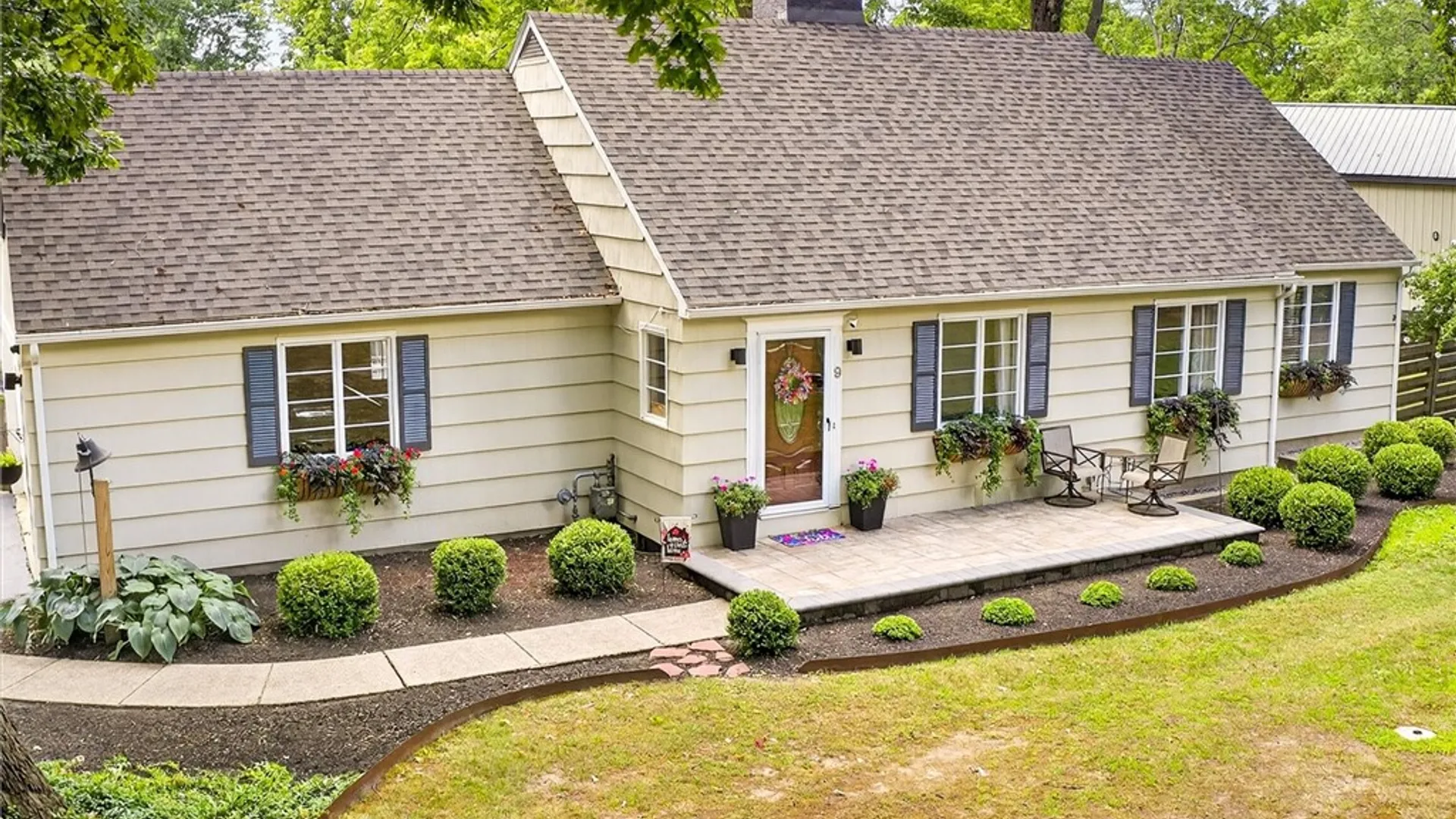 Property at 9 Oakwood Ln, Wheatland, NY 14546 2