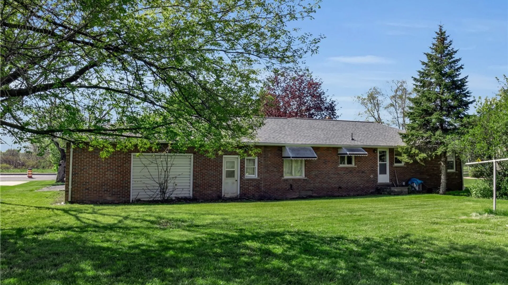 Property at 8130 Packard Road, Niagara, NY 14304 5