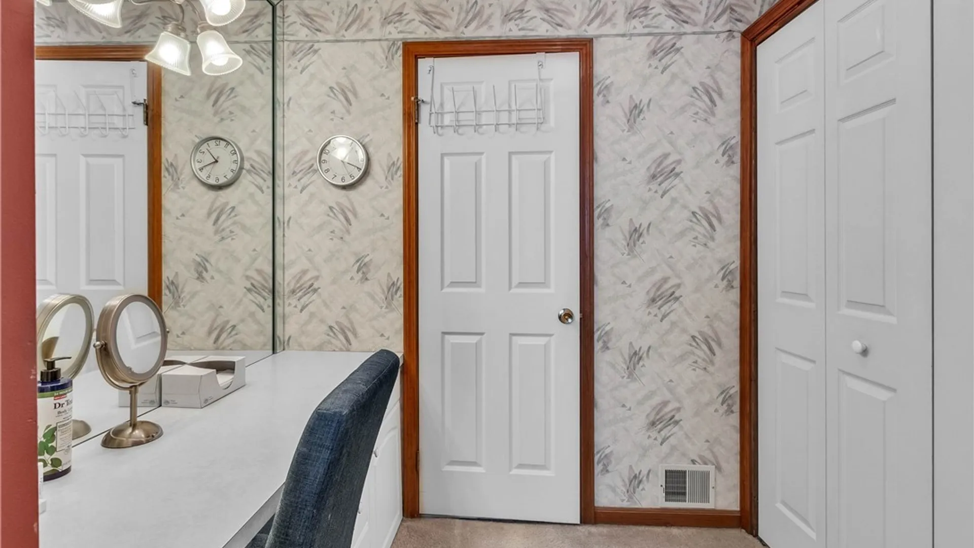 Property at 16 Hill Drive, West Seneca, NY 14224 19