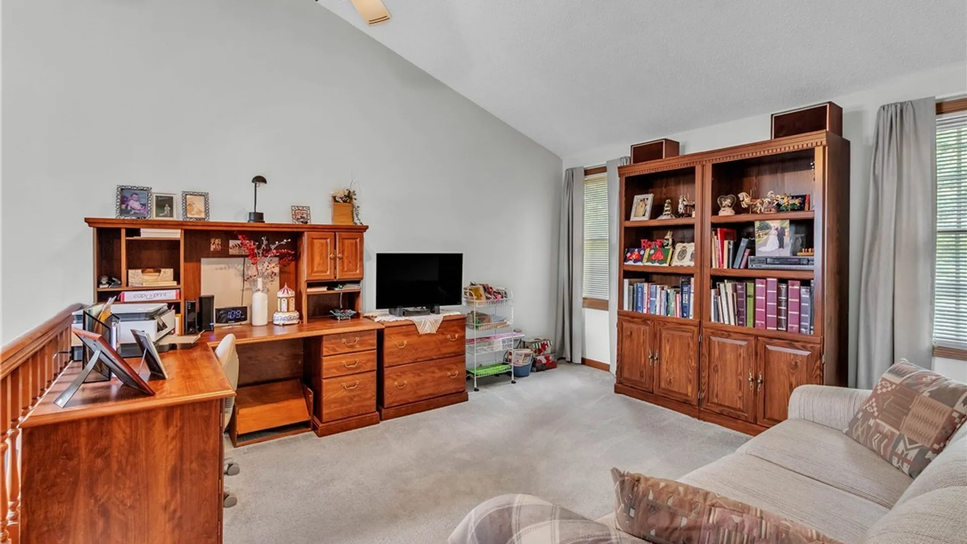 Property at 16 Hill Drive, West Seneca, NY 14224 7