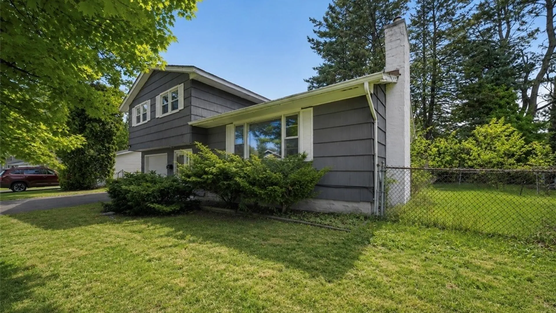 Property at 22 Apricot Ln, Clay, NY 13090 2