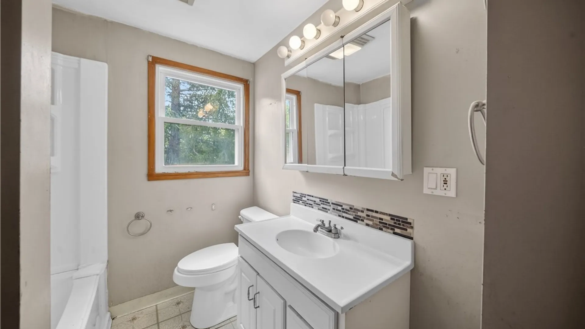 Property at 22 Apricot Ln, Clay, NY 13090 23