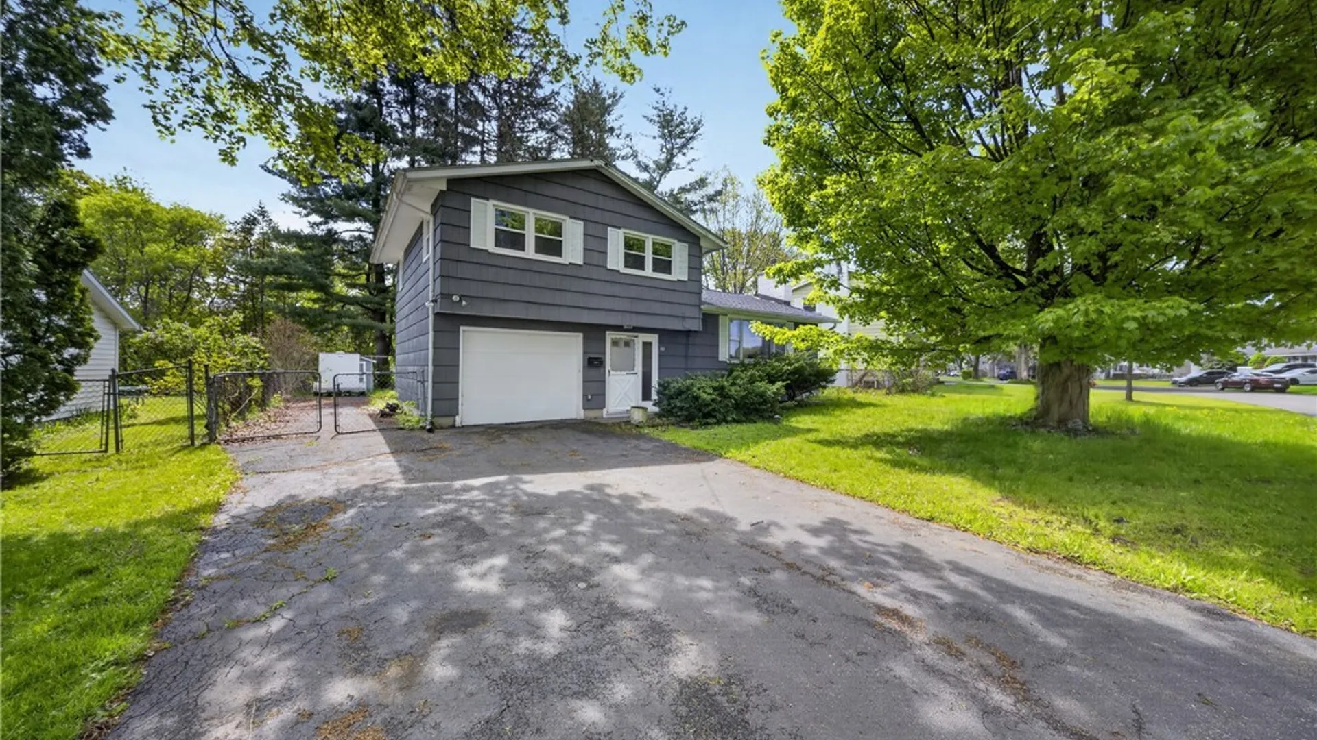 Property at 22 Apricot Ln, Clay, NY 13090 27