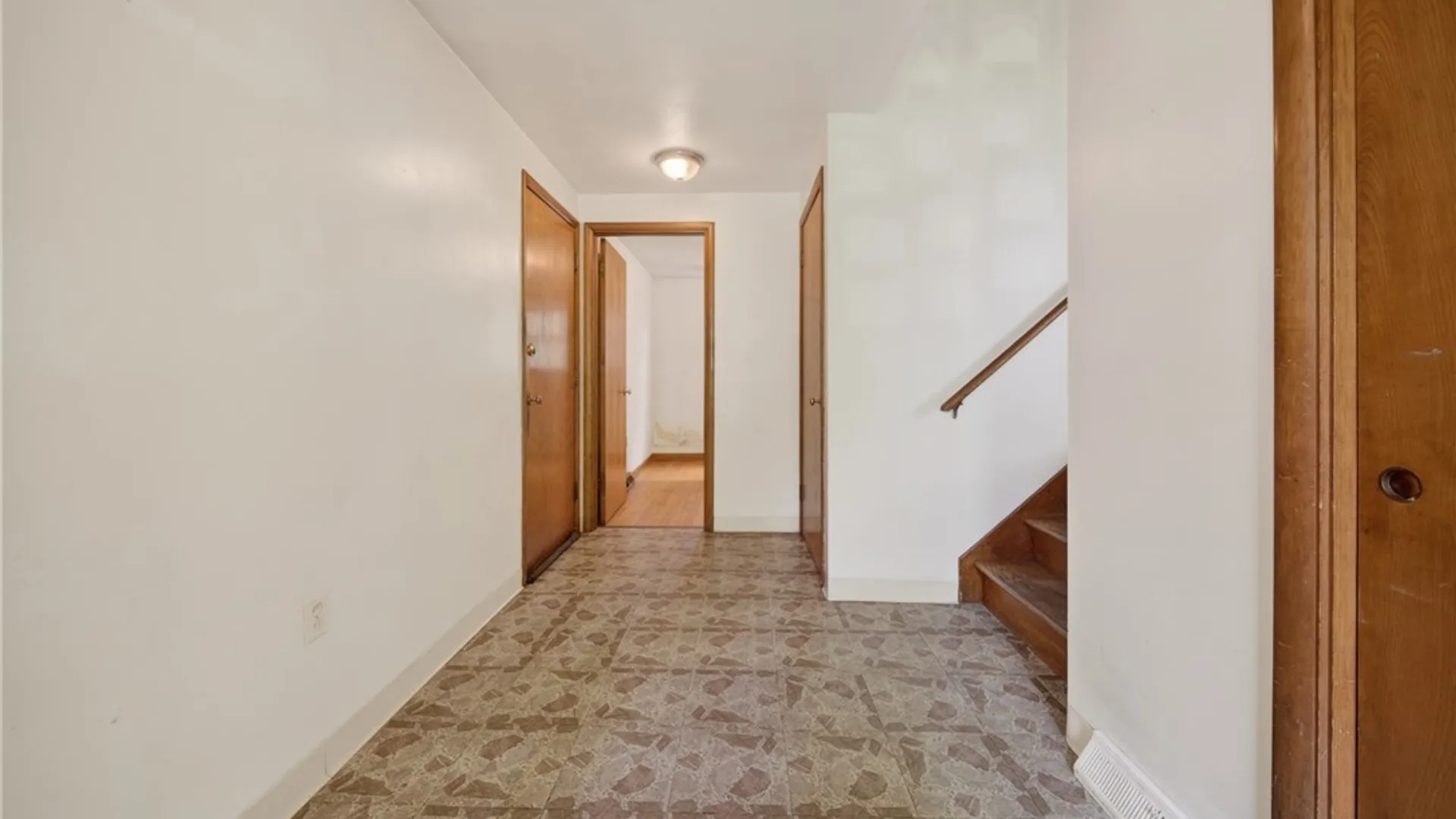 Property at 22 Apricot Ln, Clay, NY 13090 5