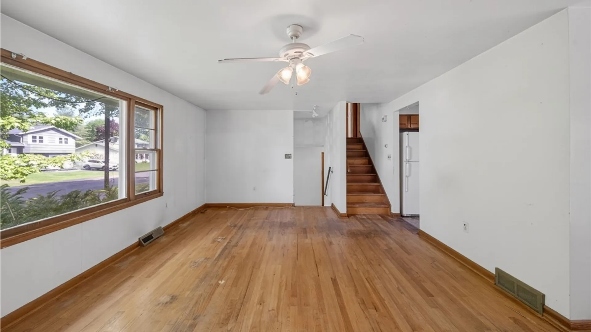 Property at 22 Apricot Ln, Clay, NY 13090 6