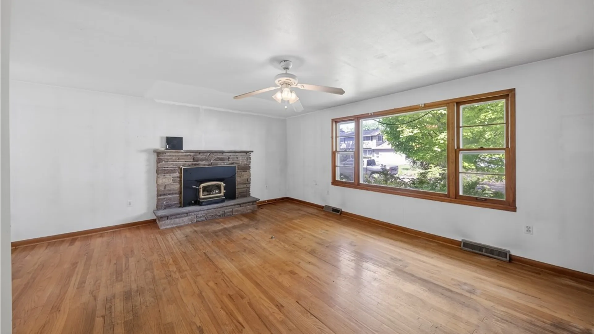 Property at 22 Apricot Ln, Clay, NY 13090 8