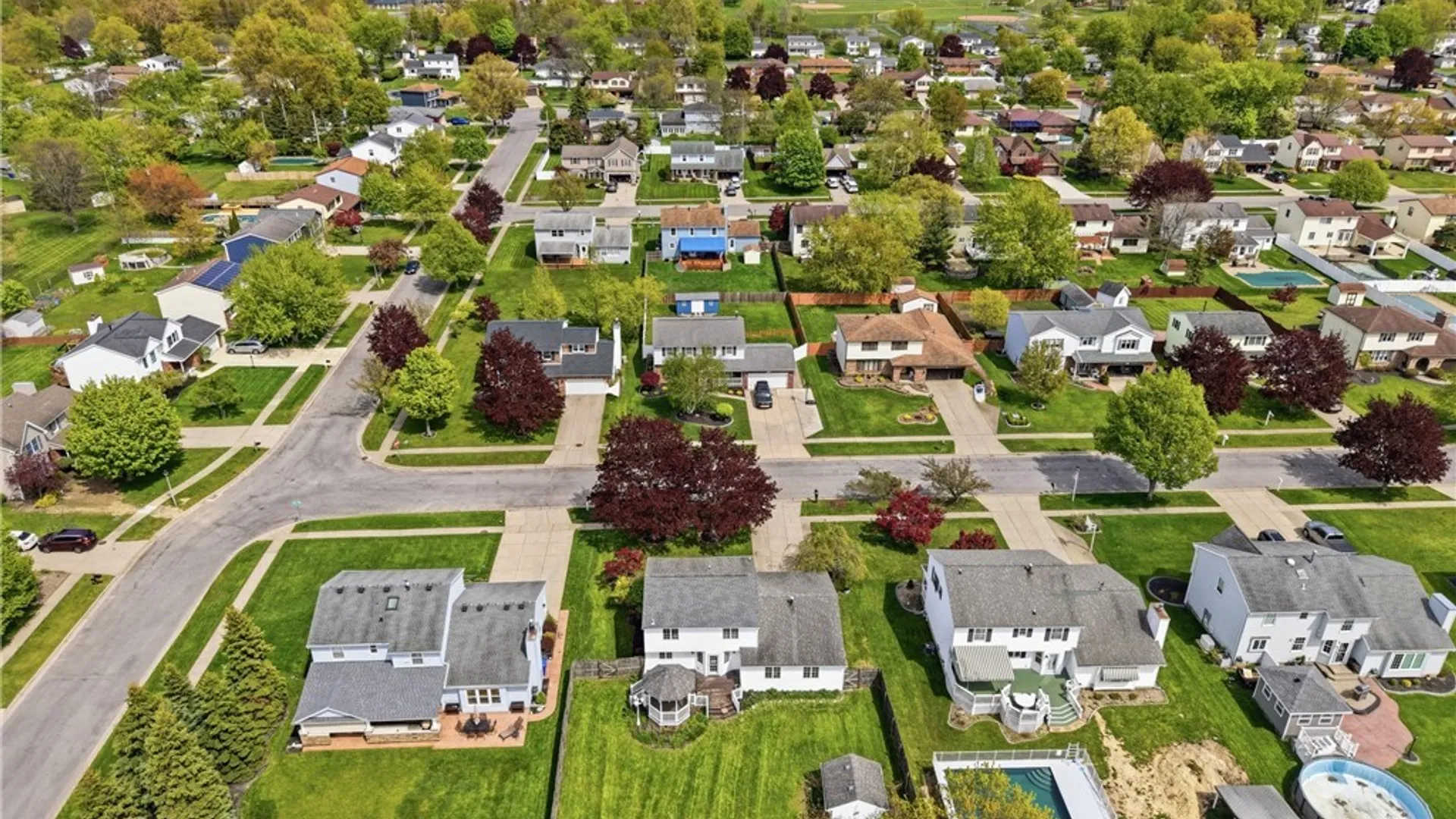 Property at 68 Tracy Lynn Lane, West Seneca, NY 14224 25