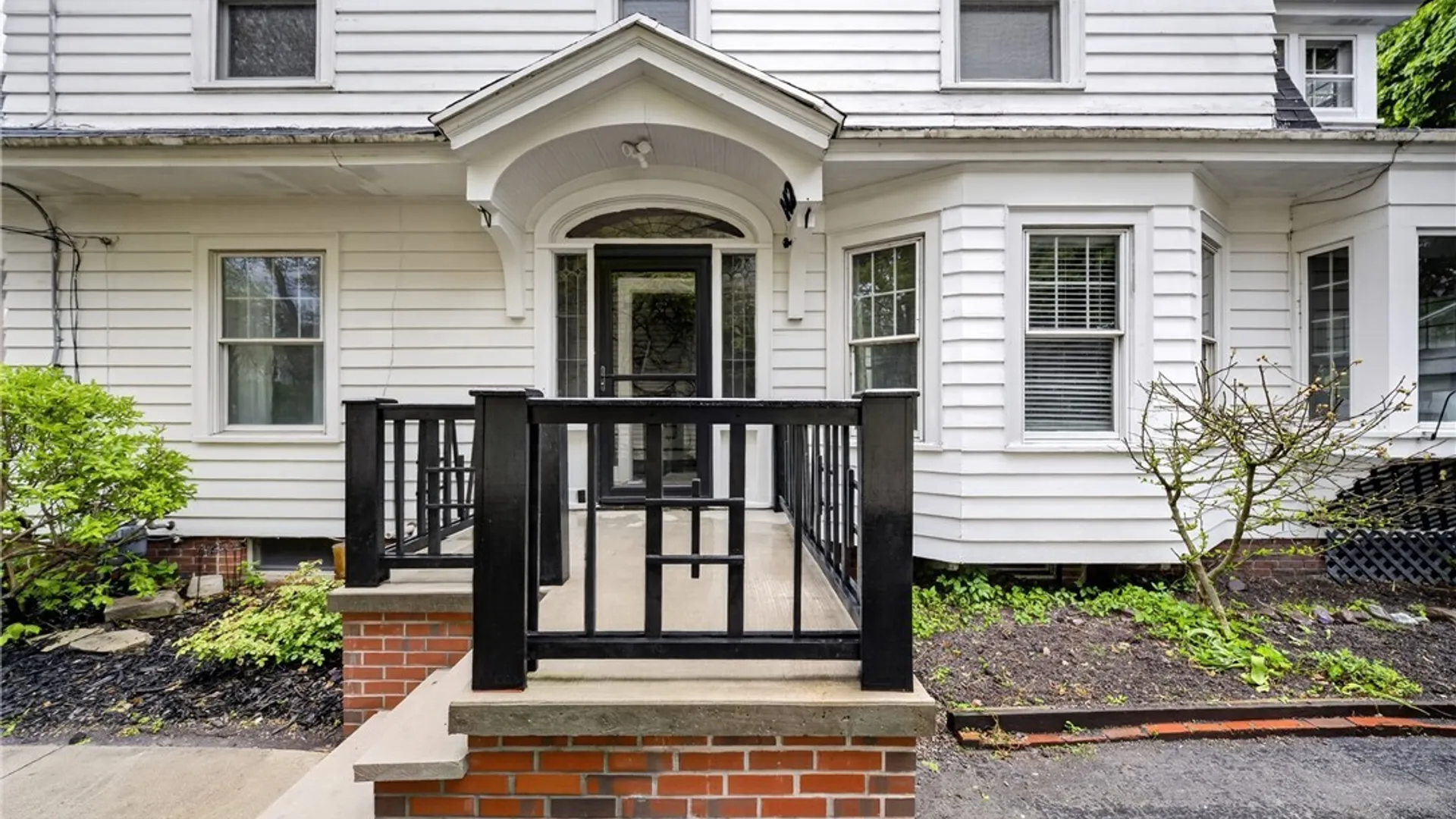 Property at 142 Hampton Road, Syracuse, NY 13203 8