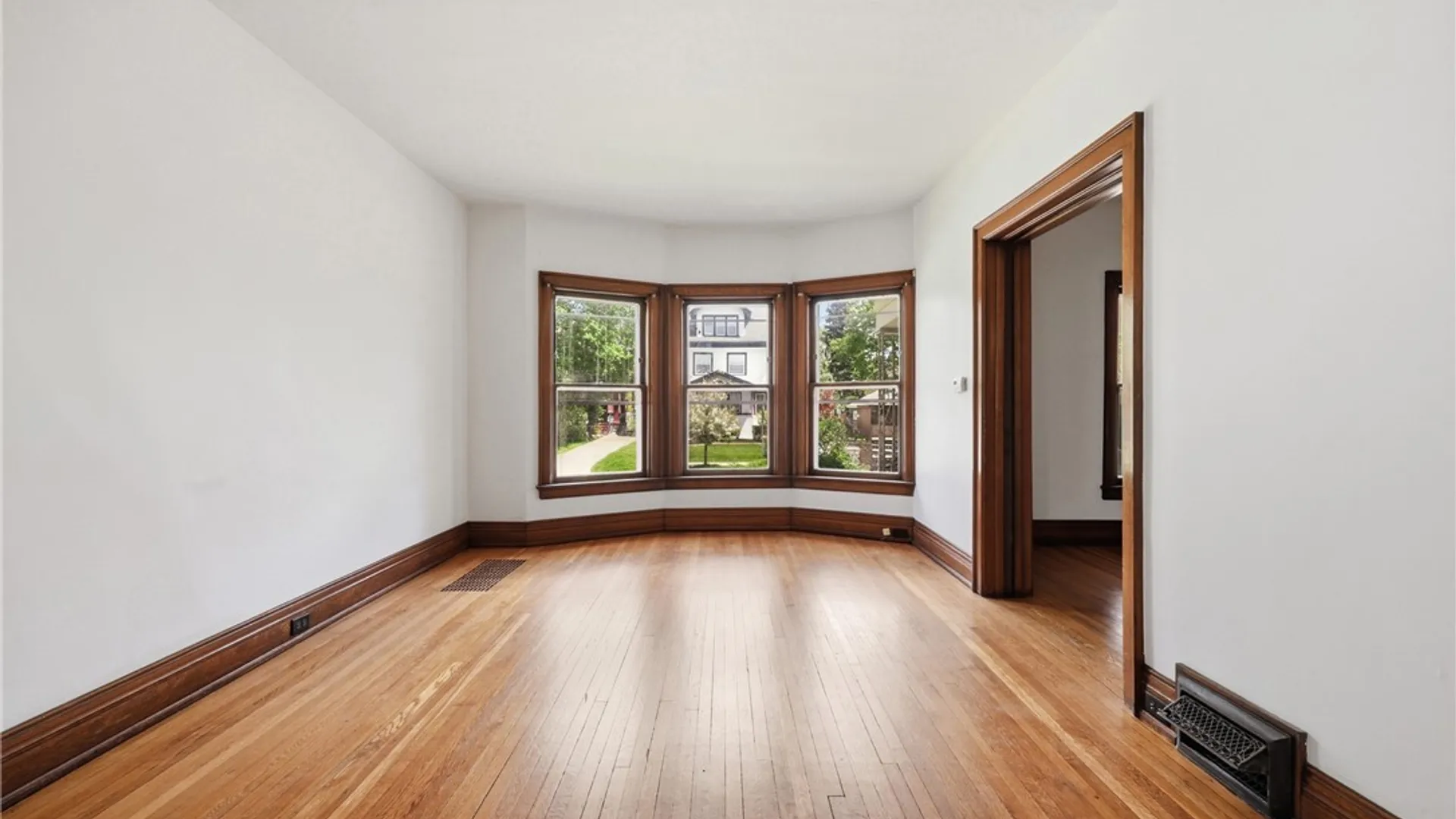 Property at 202 Summit Avenue, Buffalo, NY 14214 12