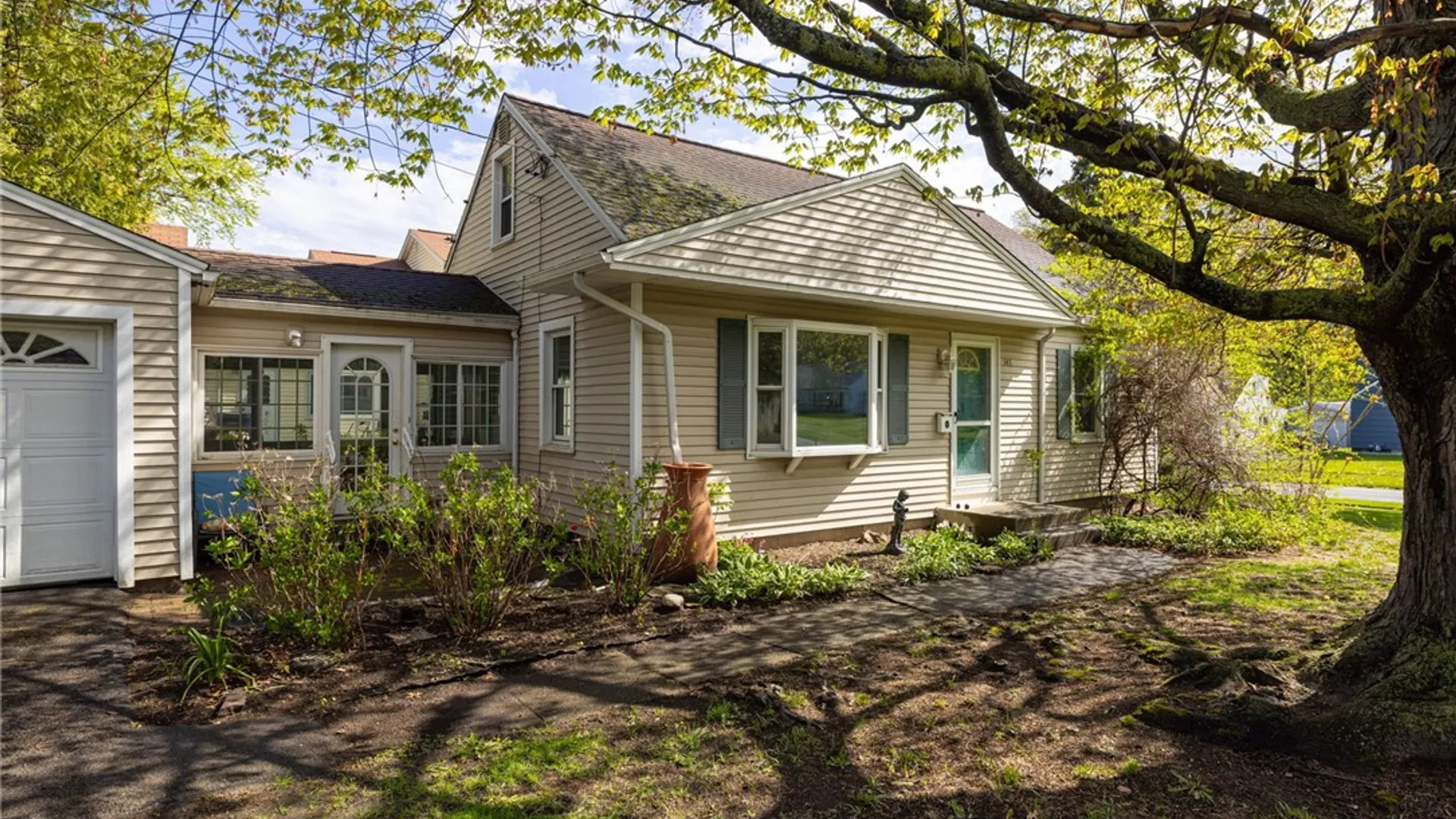 Property at 147 Hilltop Road, Greece, NY 14616 3