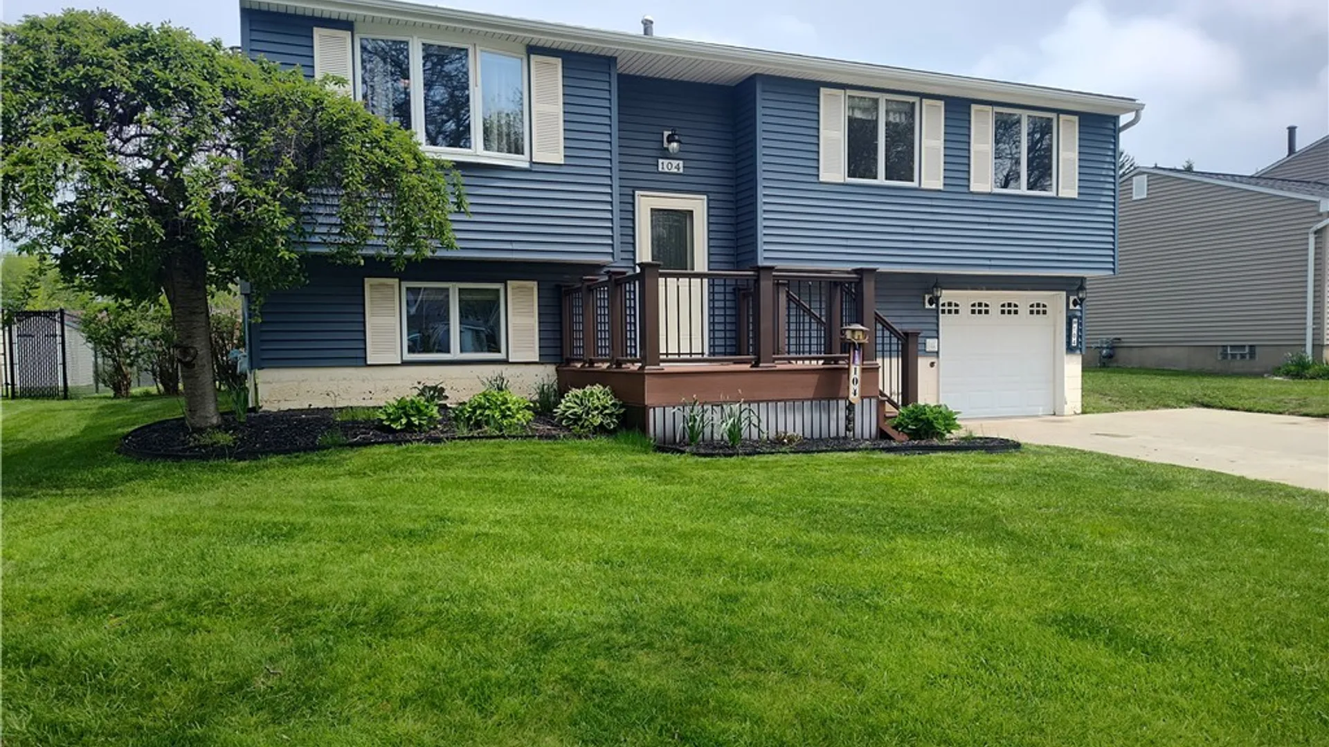 Property at 104 Chapel Glen Drive, Hamburg, NY 14075 2