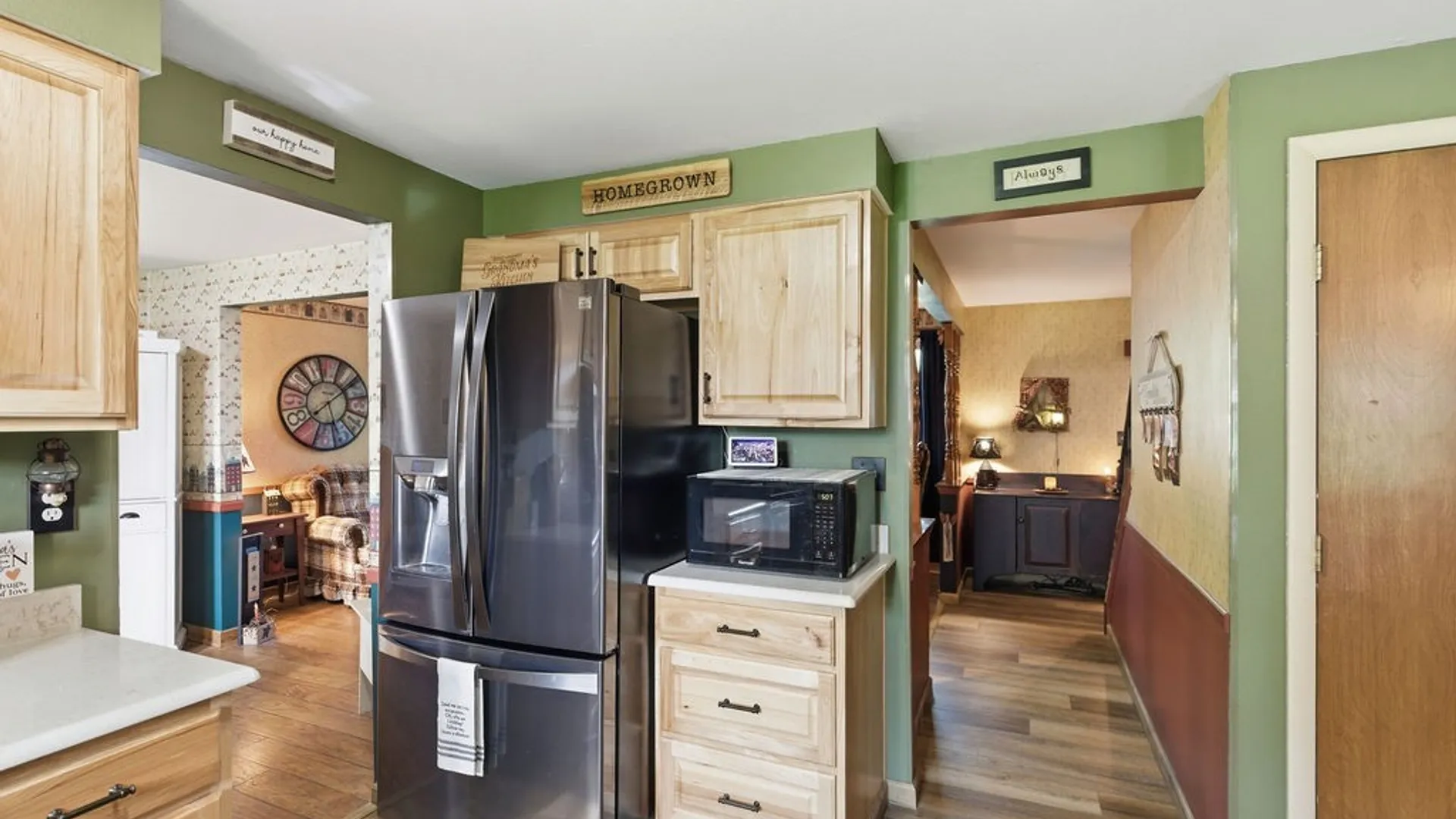 Property at 8052 Fox Run Circle, Clay, NY 13090 15
