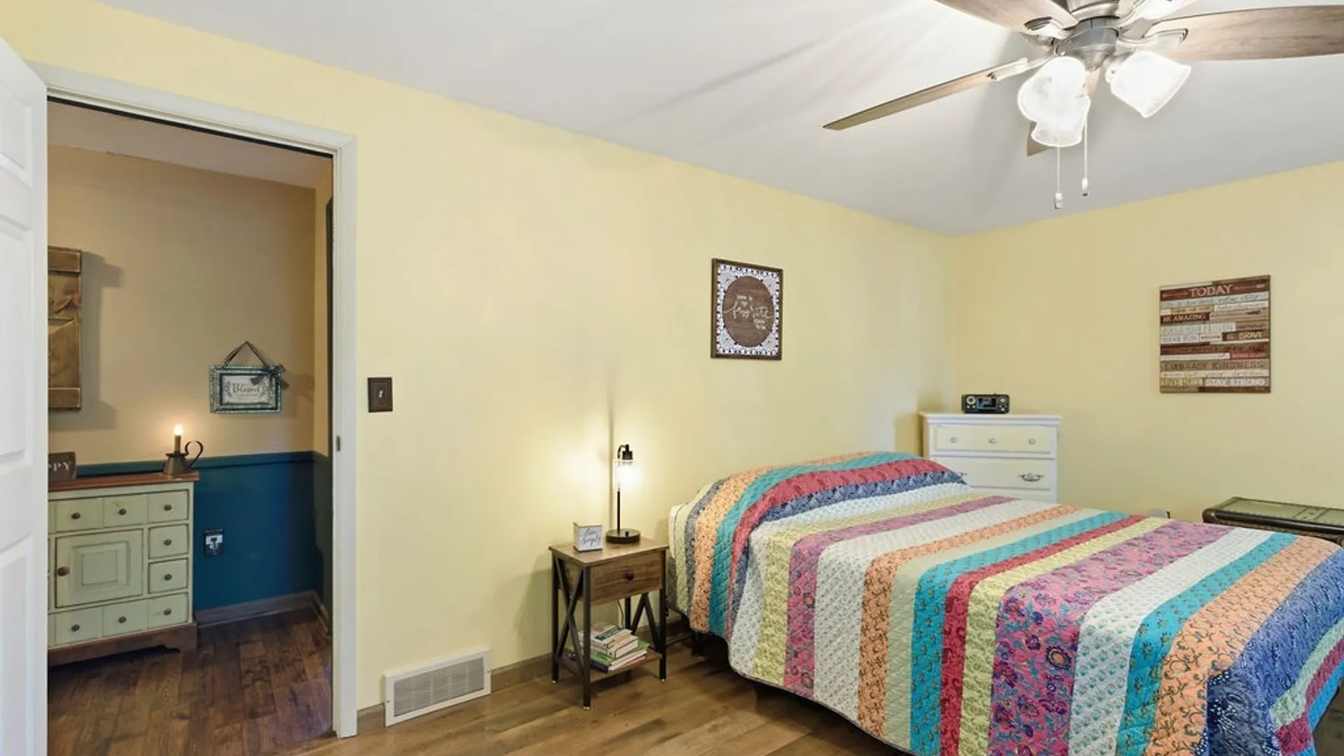 Property at 8052 Fox Run Circle, Clay, NY 13090 22