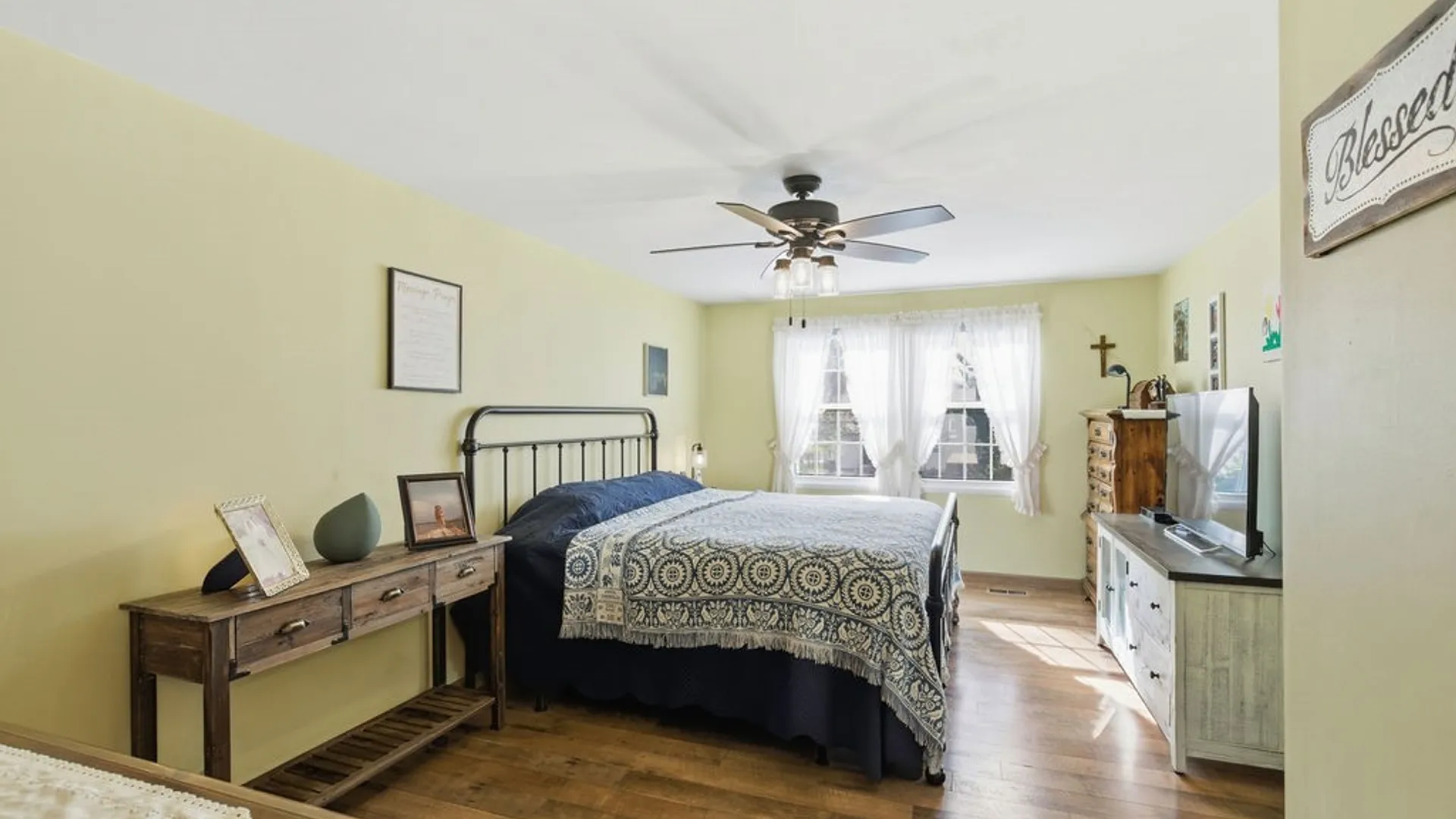 Property at 8052 Fox Run Circle, Clay, NY 13090 29