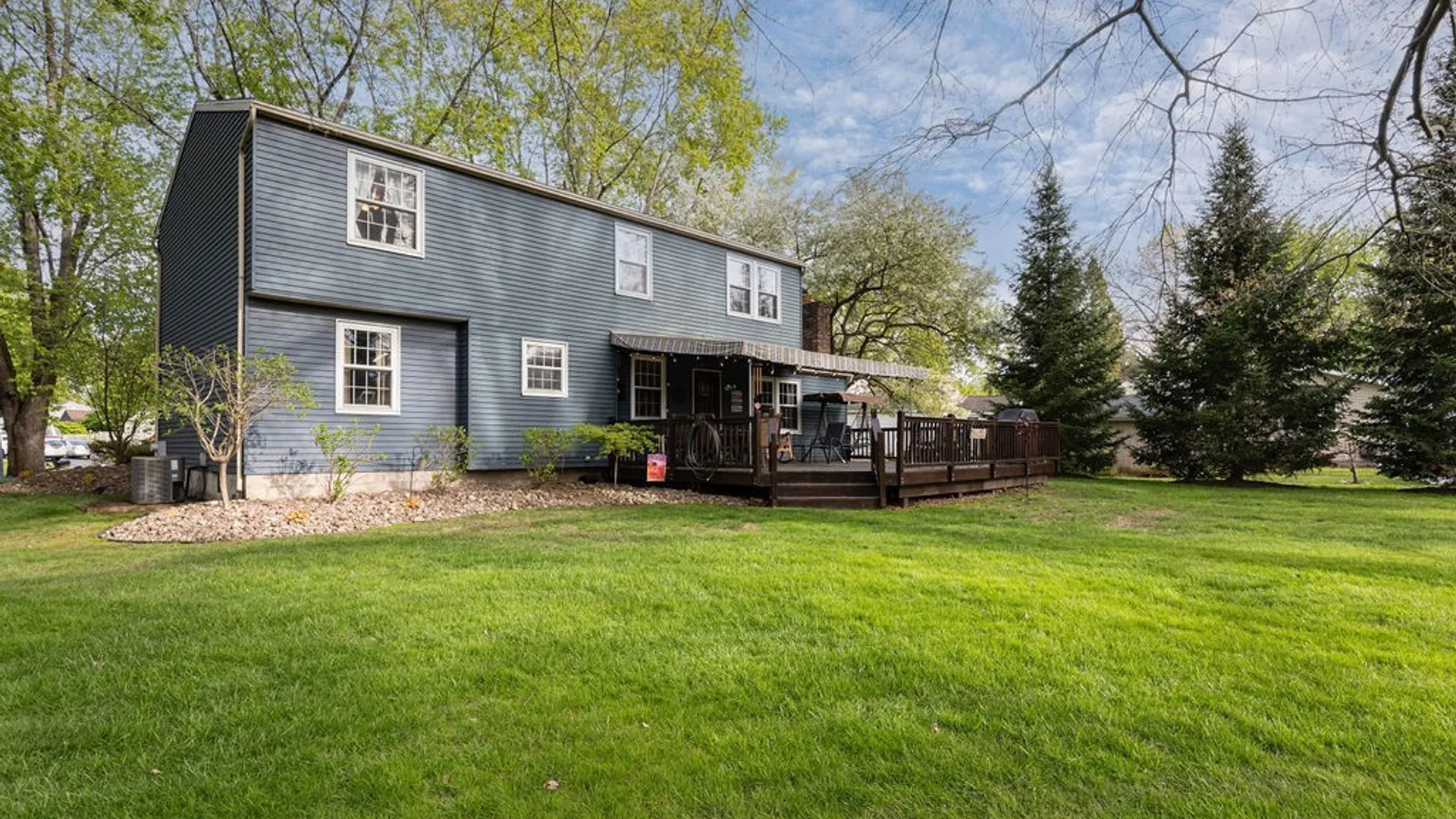 Property at 8052 Fox Run Circle, Clay, NY 13090 4