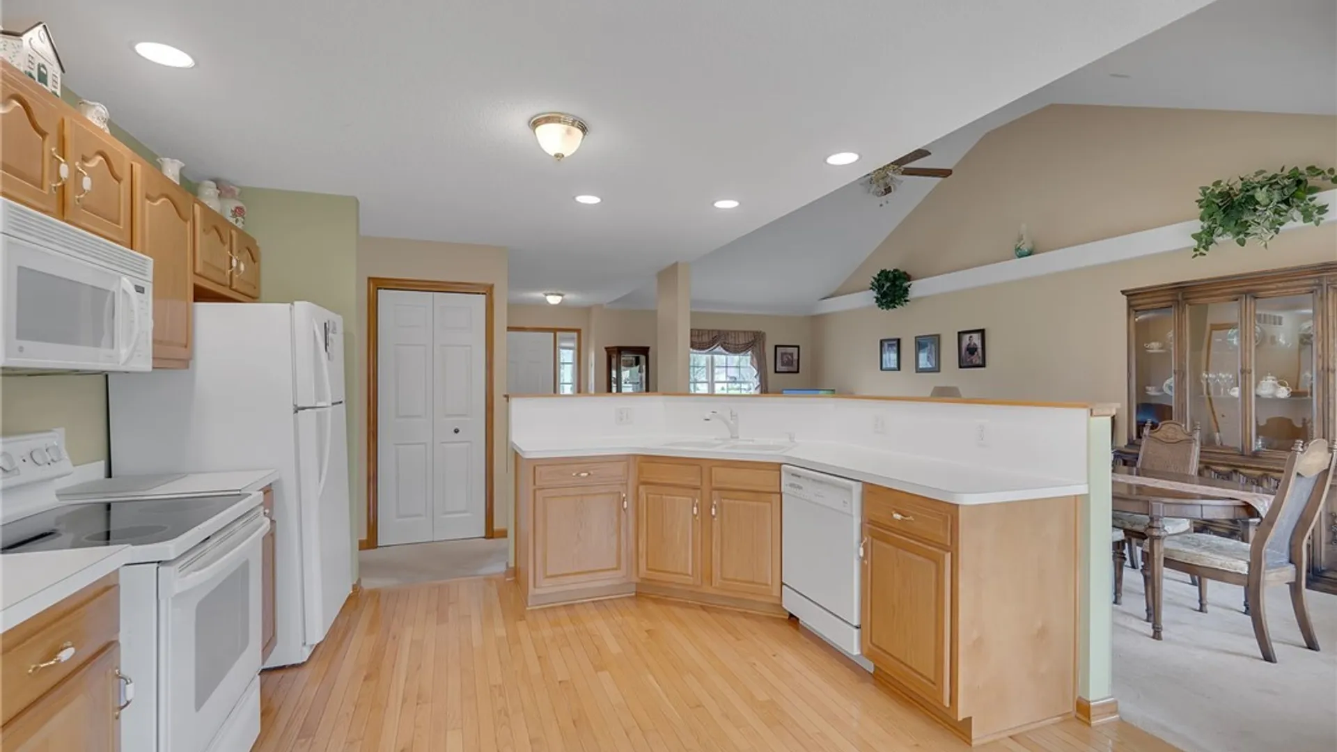 Property at 53 Alexander Parkway, Pendleton, NY 14120 11