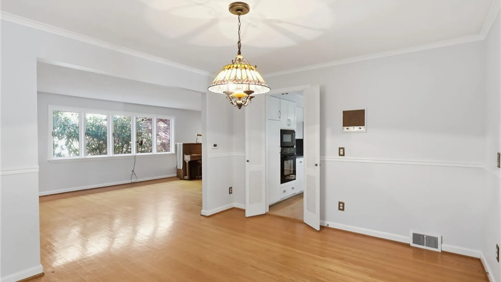 Property at 58 Landsdowne Lane, Pittsford, NY 14618 13