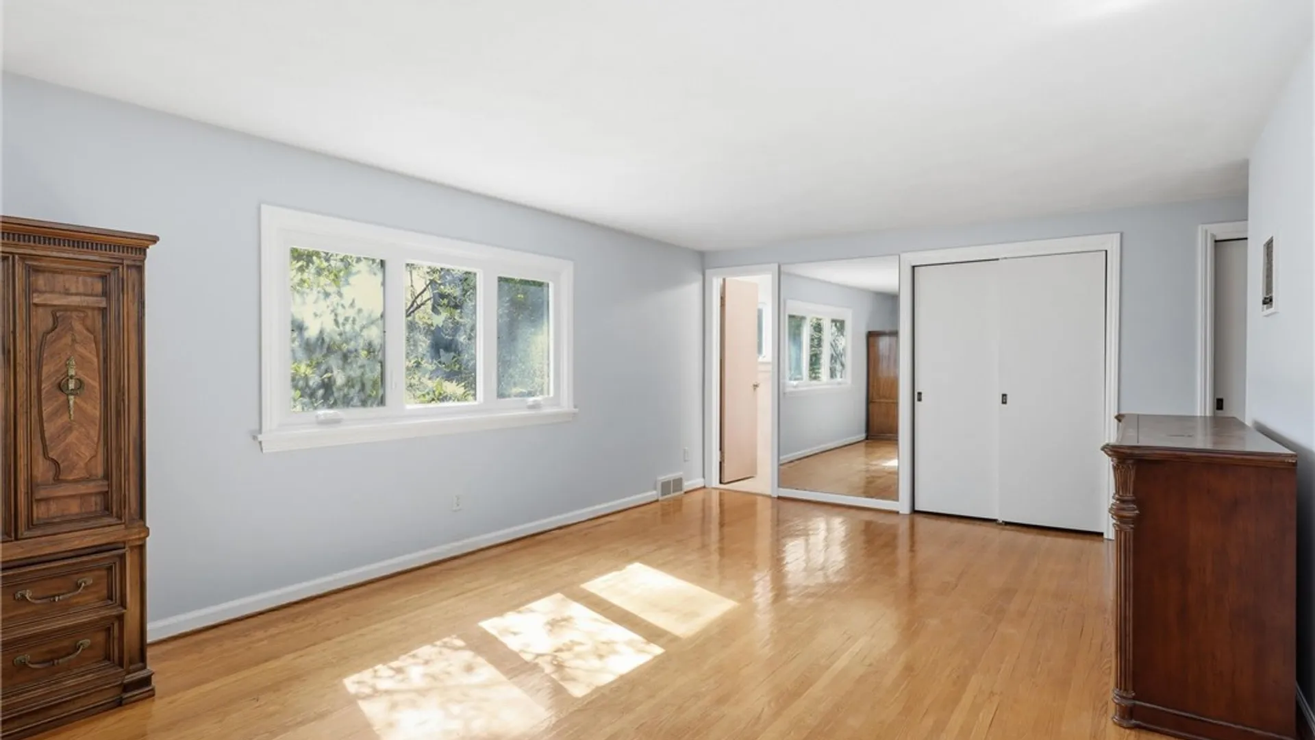 Property at 58 Landsdowne Lane, Pittsford, NY 14618 28