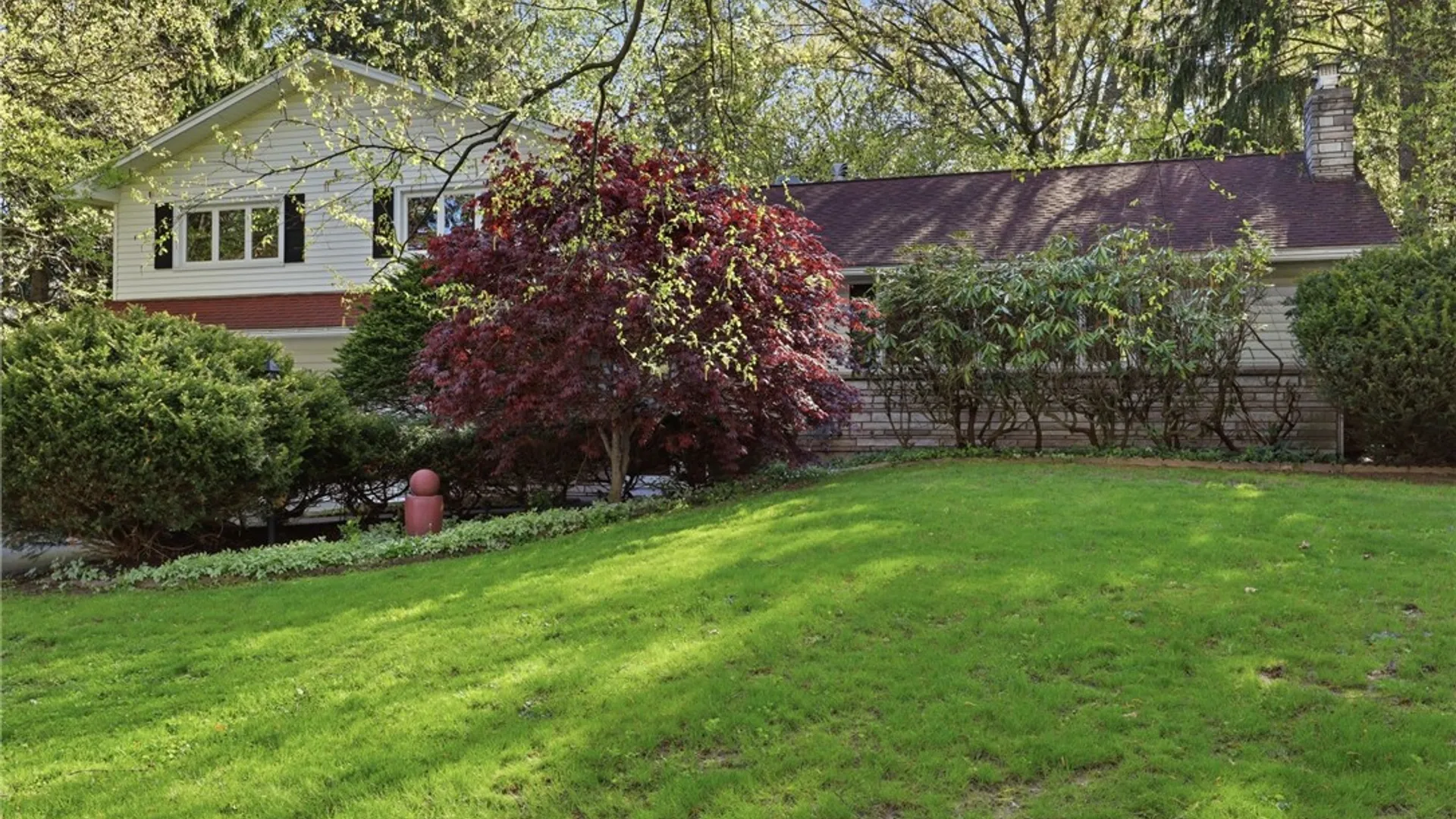 Property at 58 Landsdowne Lane, Pittsford, NY 14618 3