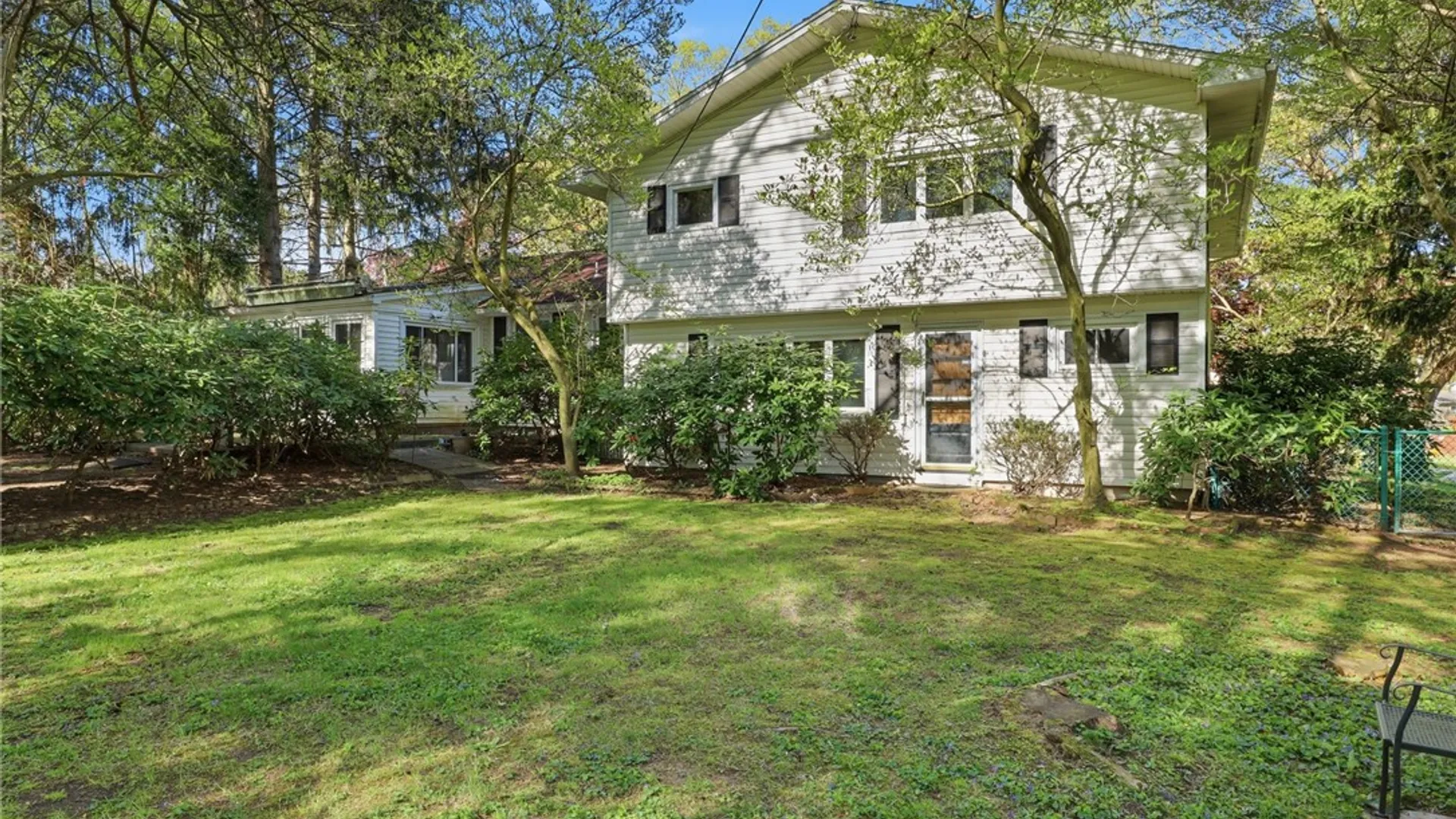 Property at 58 Landsdowne Lane, Pittsford, NY 14618 35