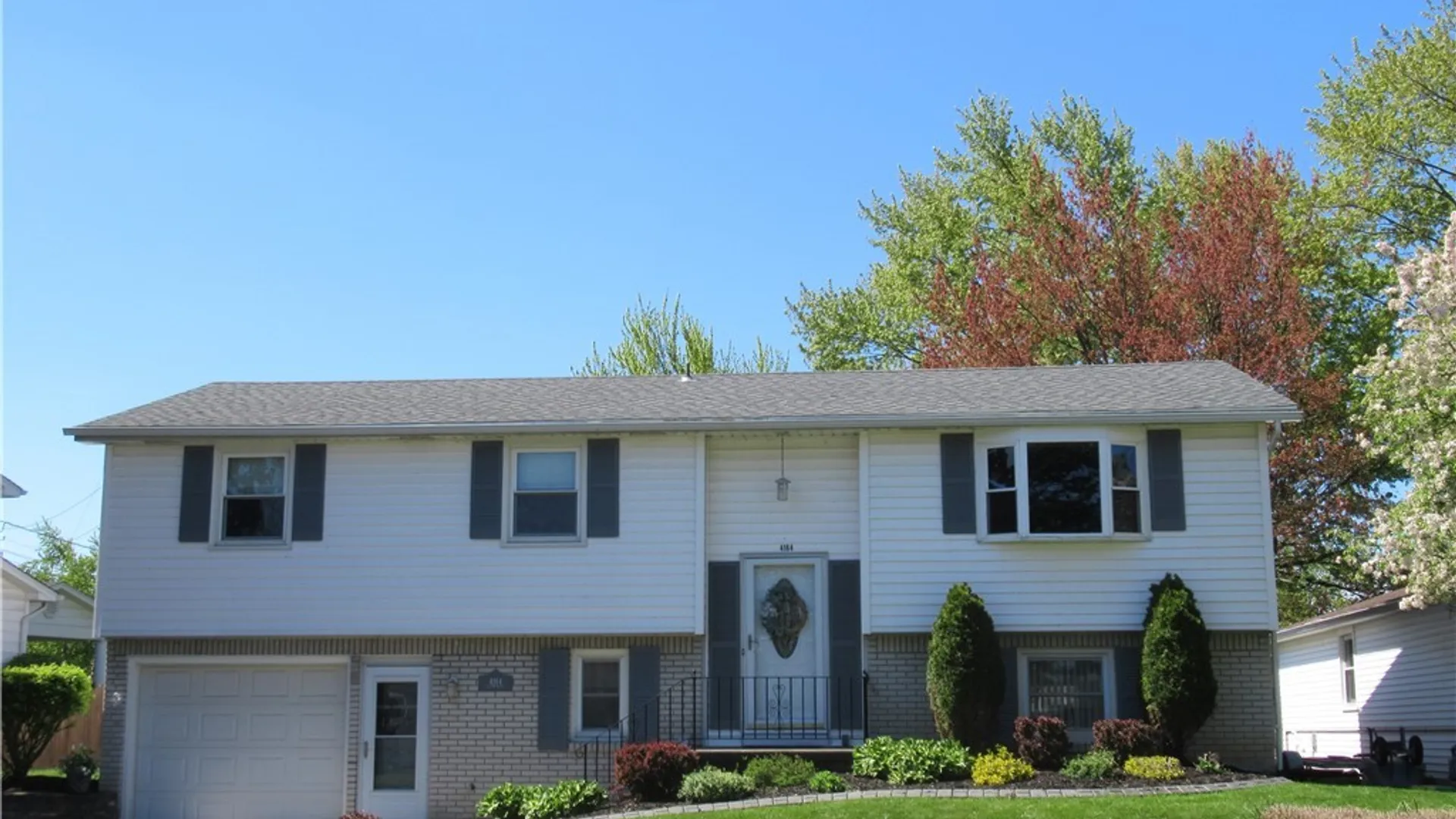 Property at 4164 Glenwillow Drive, Hamburg, NY 14075 2