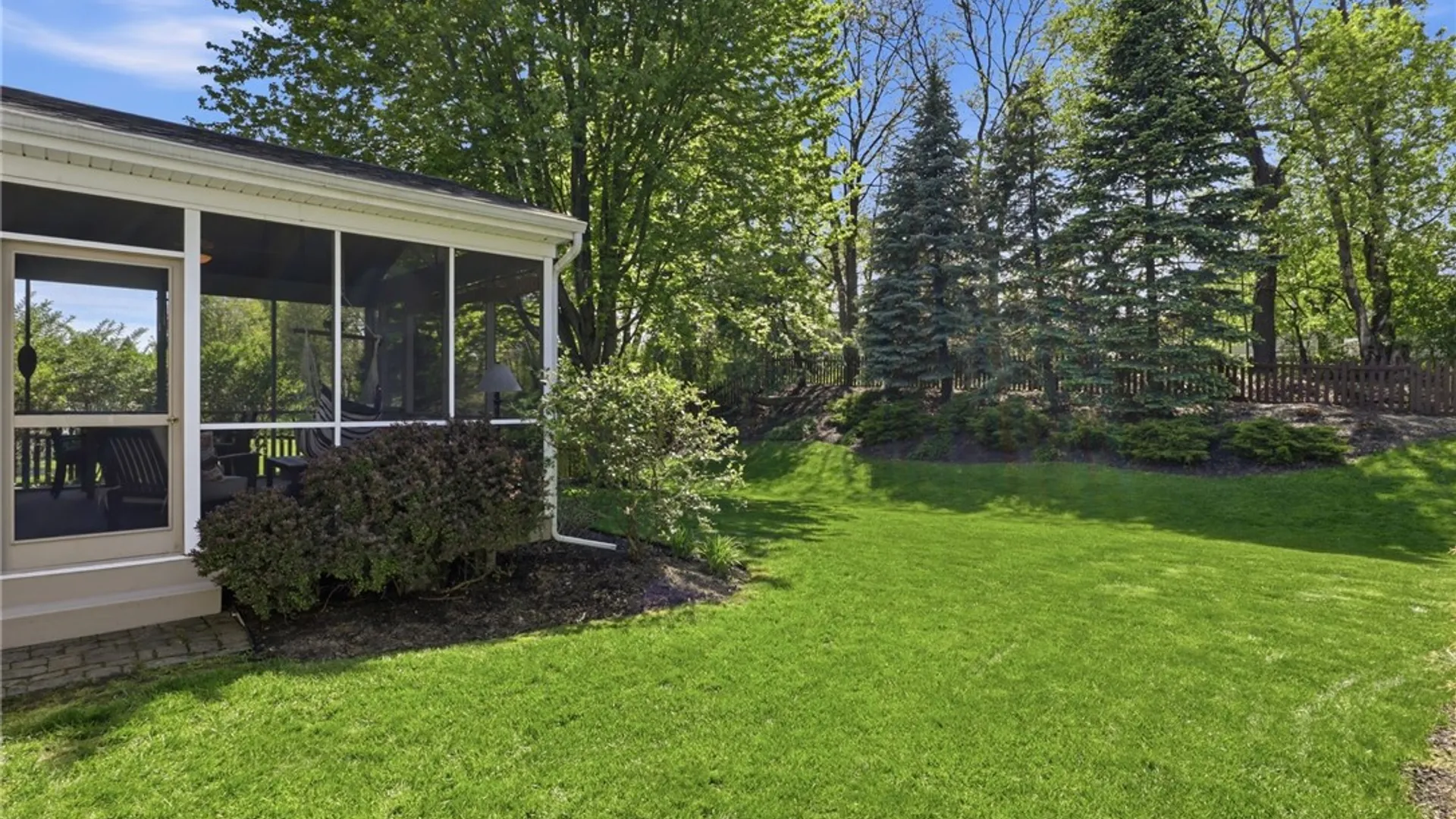 Property at 19 Enwright Drive, Perinton, NY 14450 25