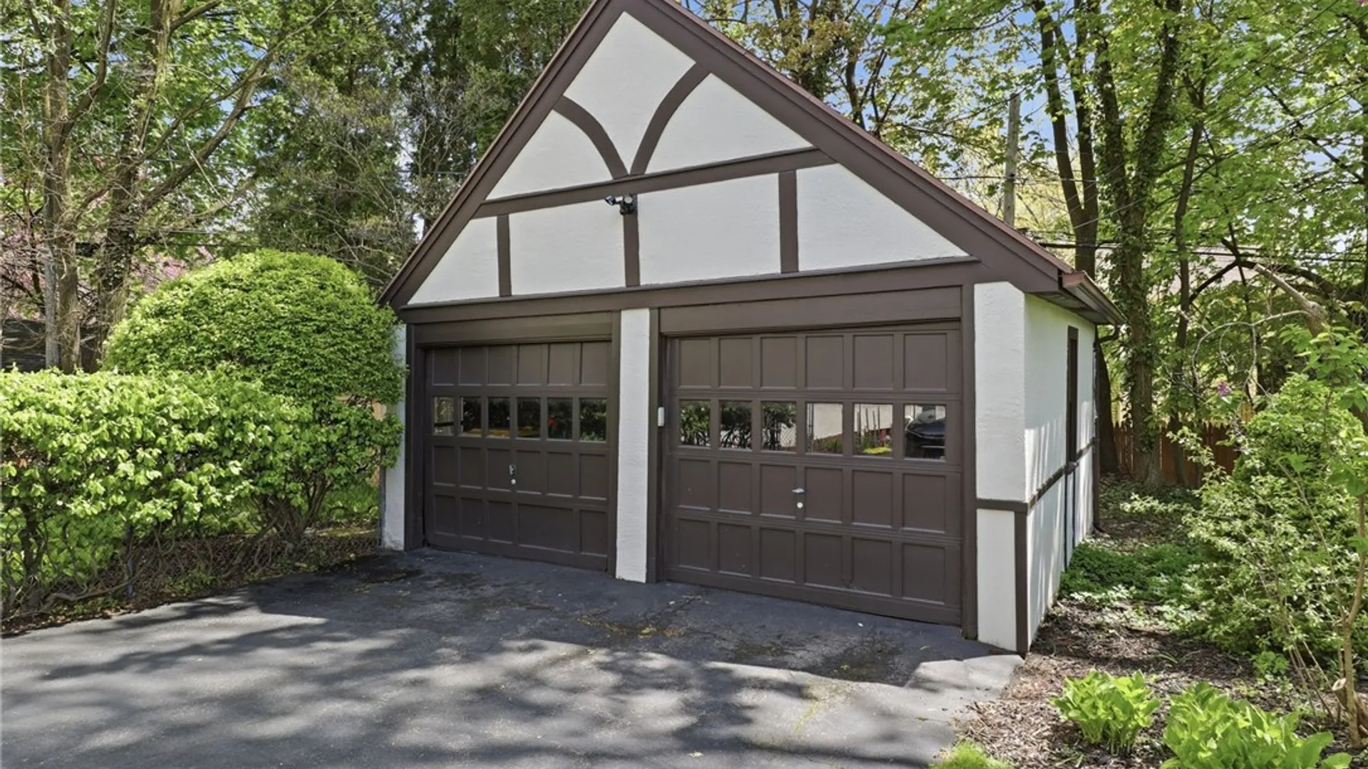 Property at 225 Oakdale Drive, Brighton, NY 14618 33