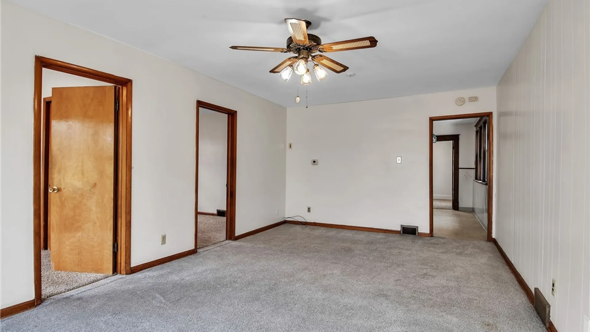 Property at 2460 Grand Avenue, Niagara Falls, NY 14301 15