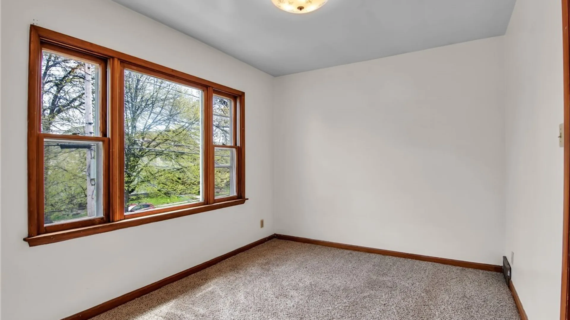 Property at 2460 Grand Avenue, Niagara Falls, NY 14301 16