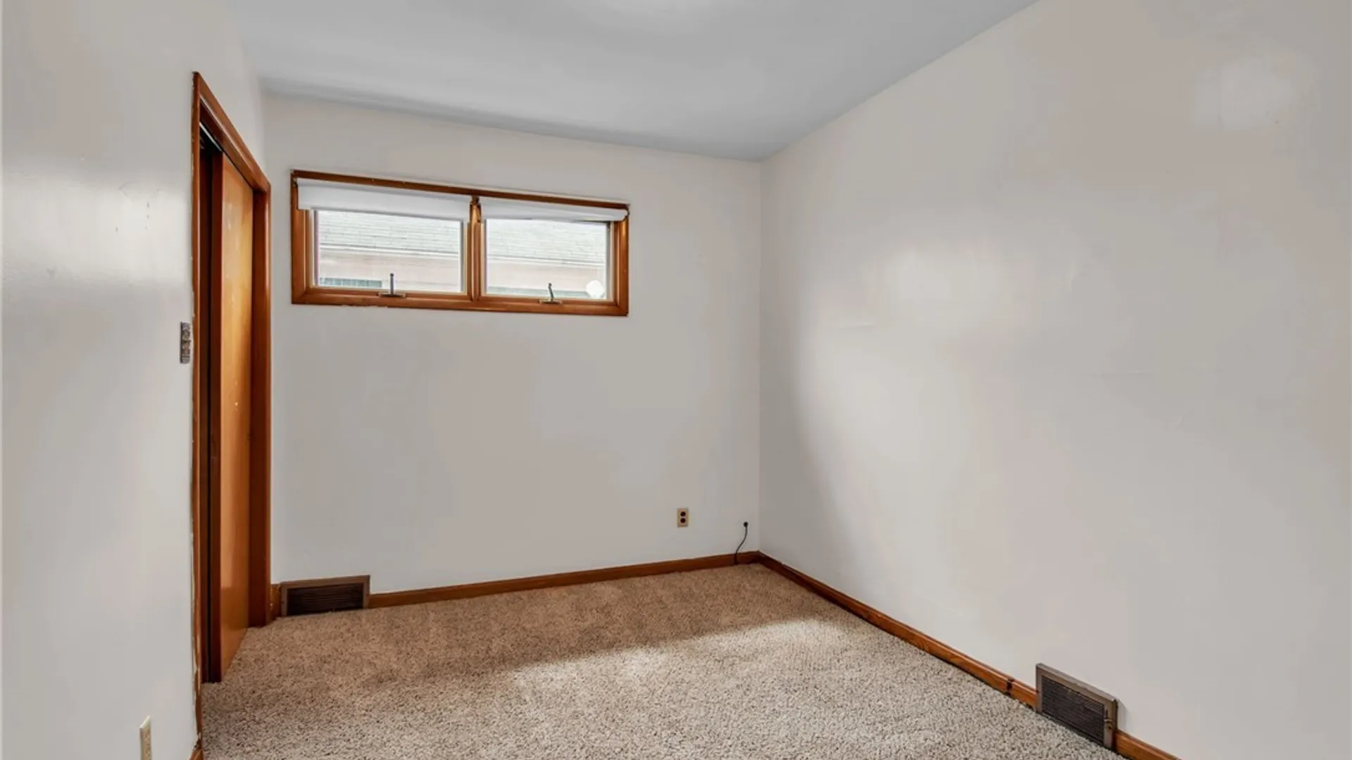 Property at 2460 Grand Avenue, Niagara Falls, NY 14301 18
