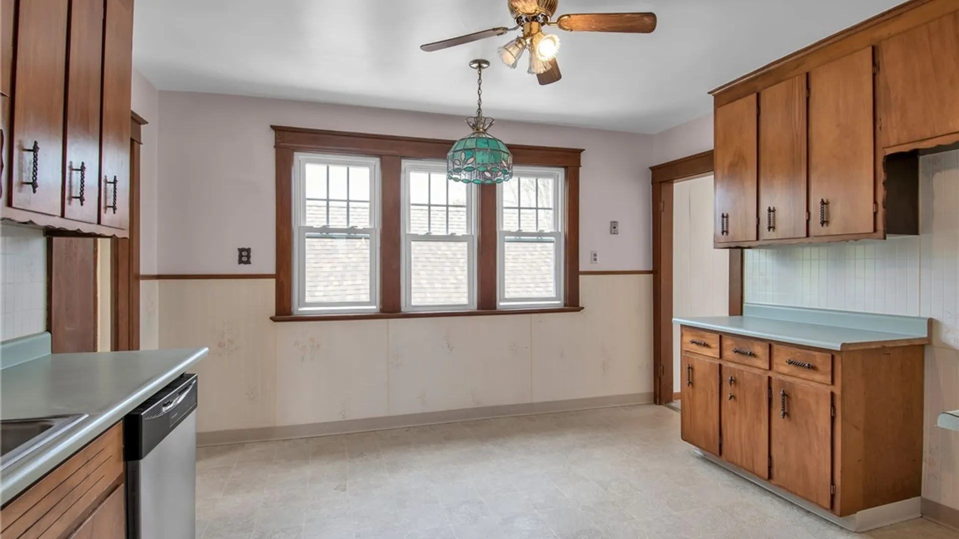 Property at 2460 Grand Avenue, Niagara Falls, NY 14301 23