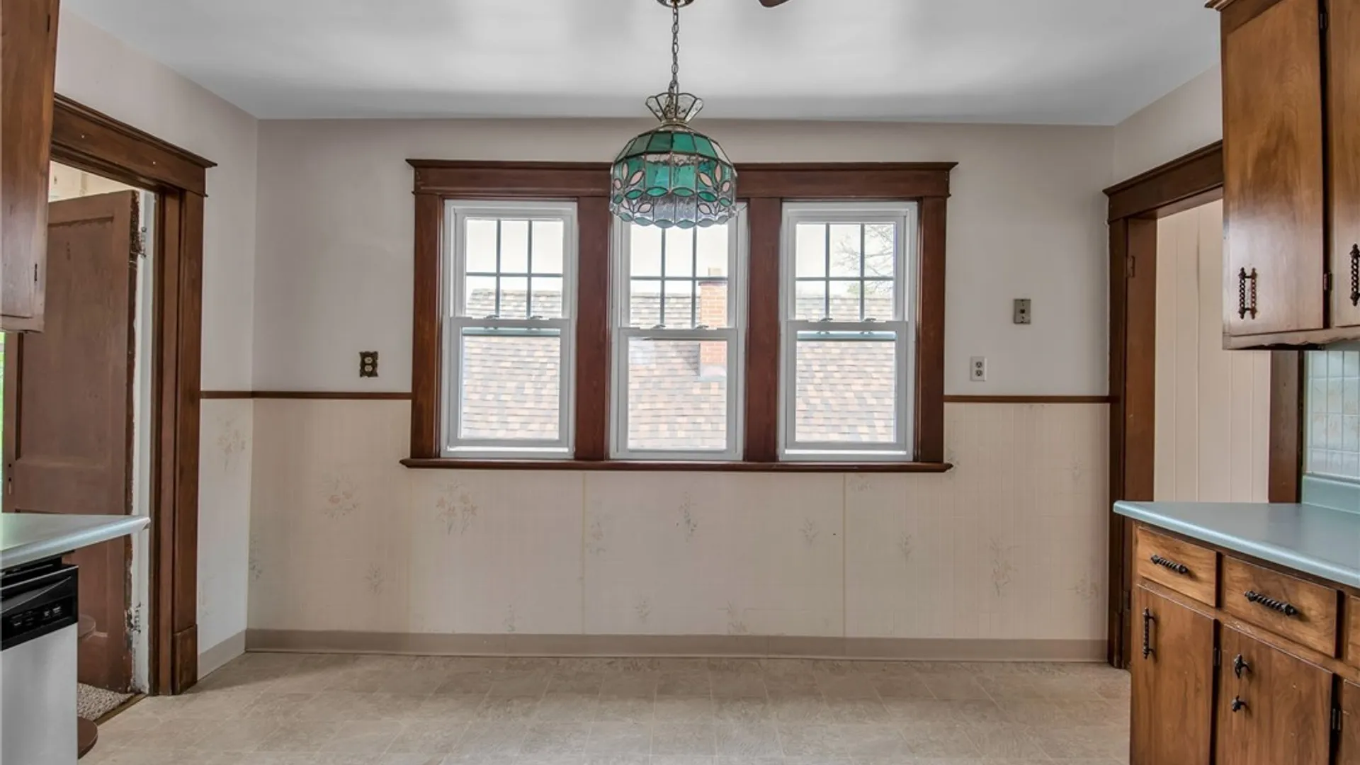 Property at 2460 Grand Avenue, Niagara Falls, NY 14301 24