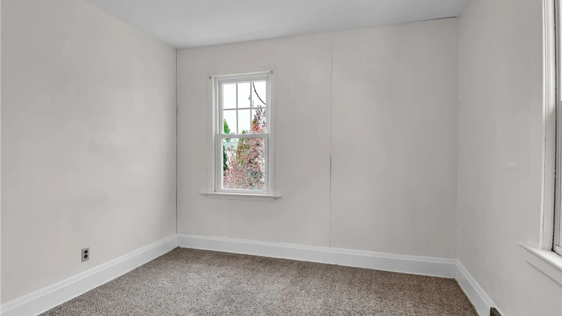 Property at 2460 Grand Avenue, Niagara Falls, NY 14301 25