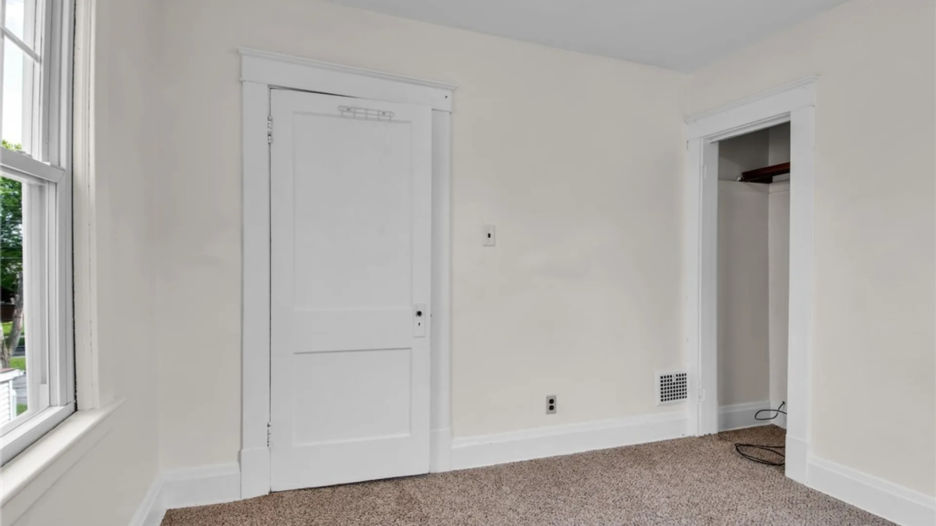 Property at 2460 Grand Avenue, Niagara Falls, NY 14301 26