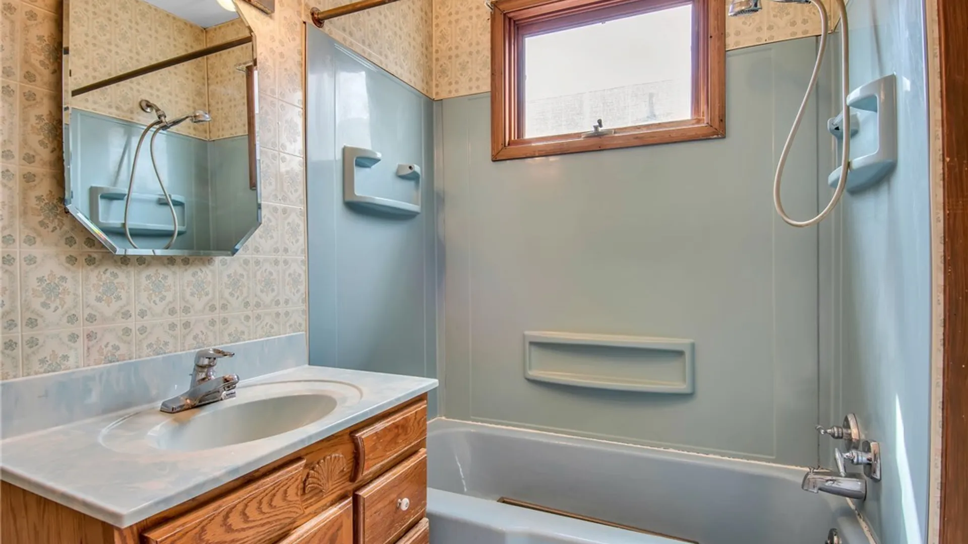 Property at 2460 Grand Avenue, Niagara Falls, NY 14301 28
