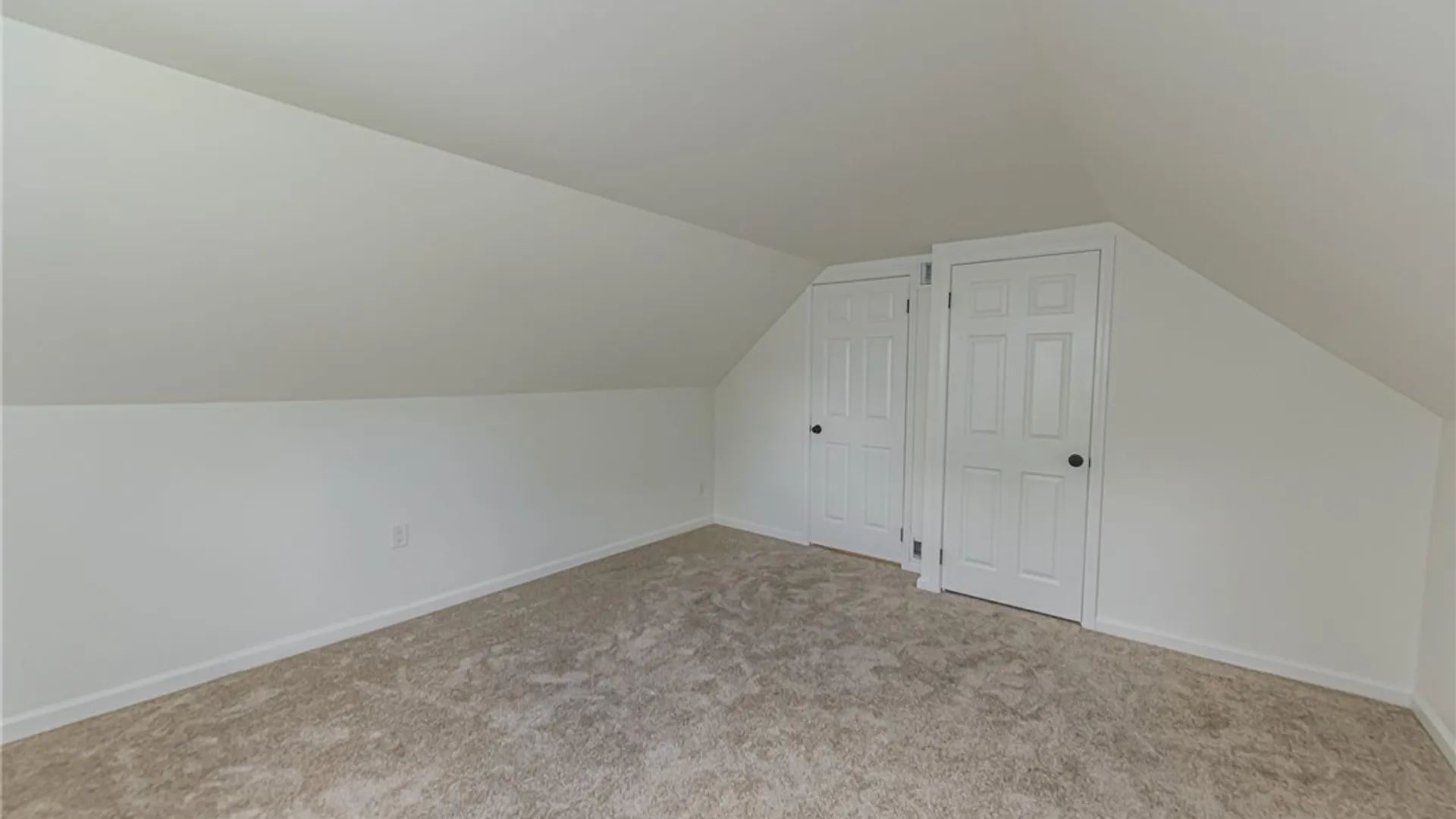 Property at 40 Mac Arthur Road, Greece, NY 14615 28