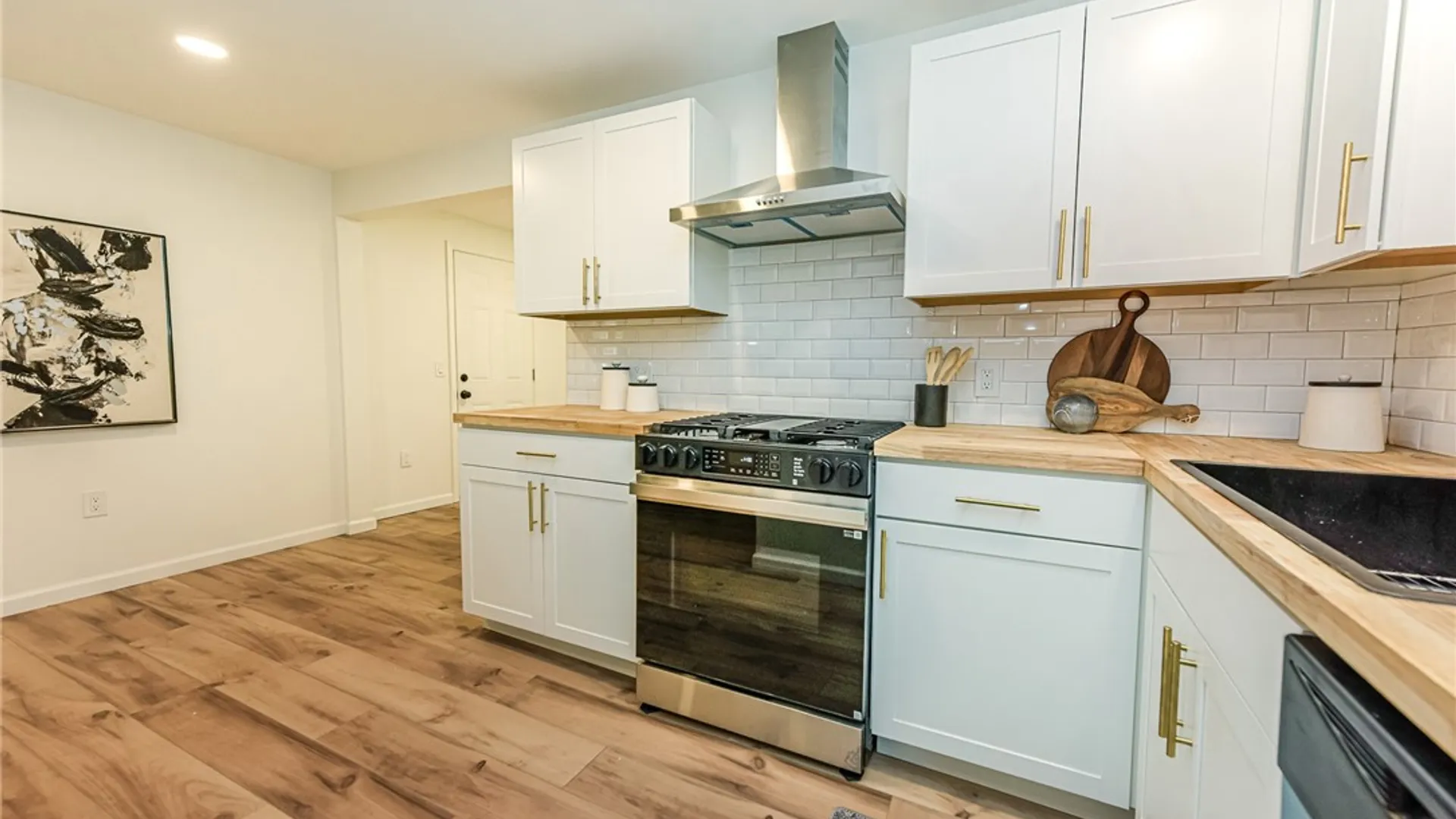 Property at 40 Mac Arthur Road, Greece, NY 14615 8