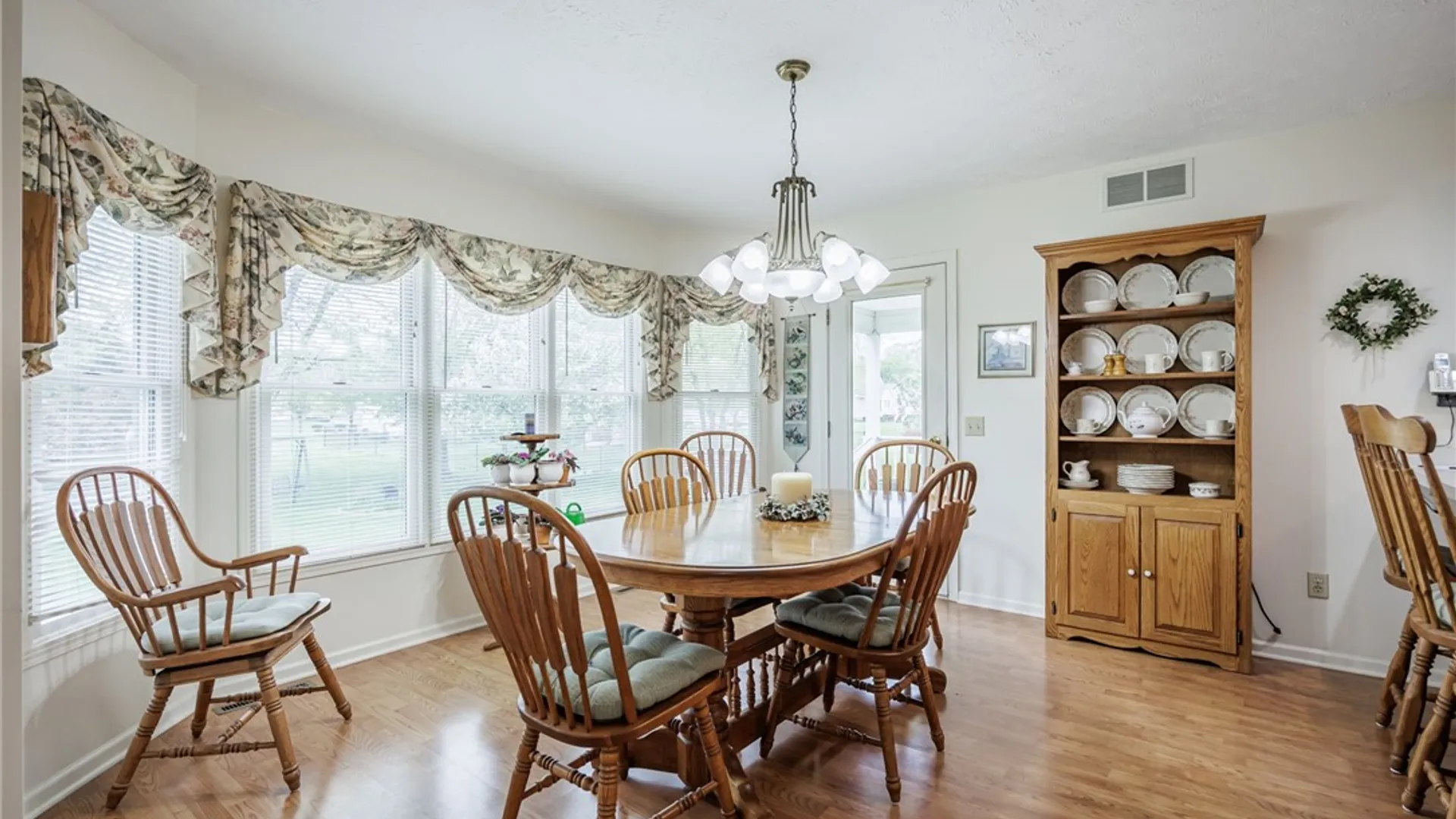 Property at 38 Sotheby Drive, Greece, NY 14626 13