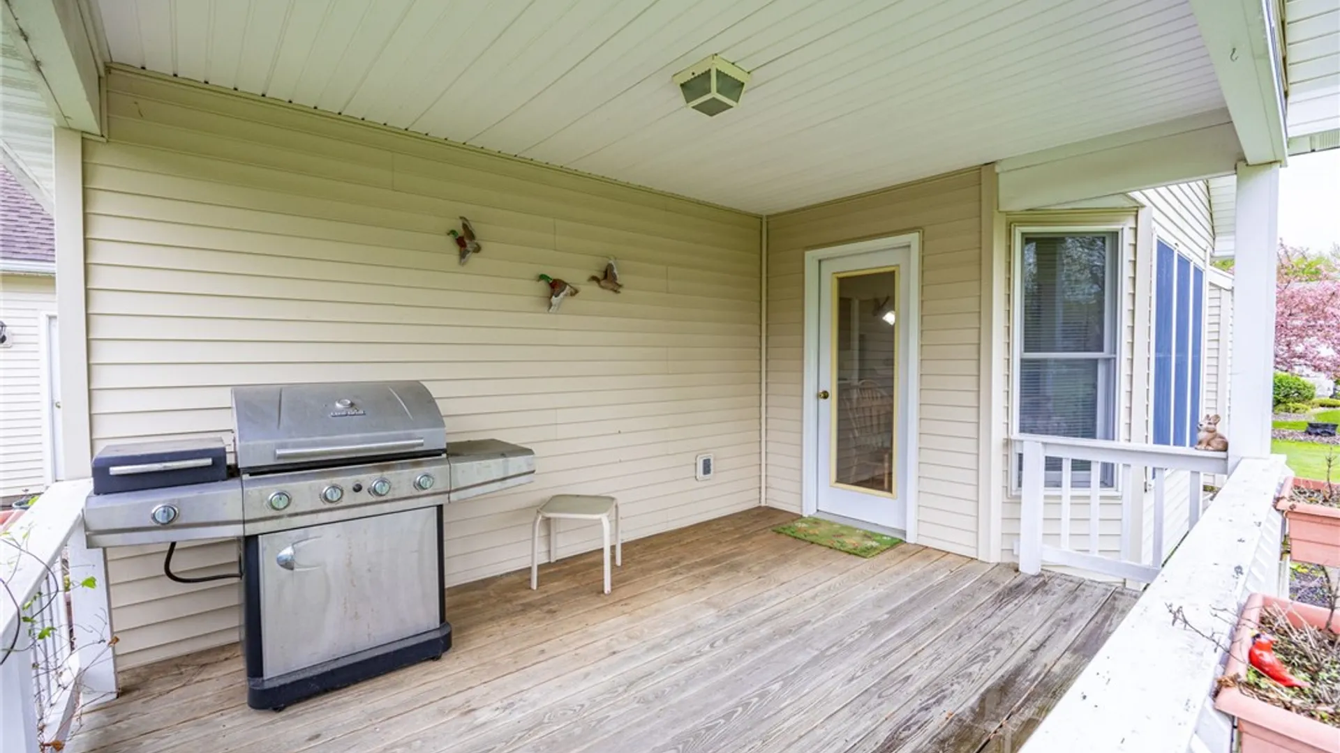 Property at 38 Sotheby Drive, Greece, NY 14626 28