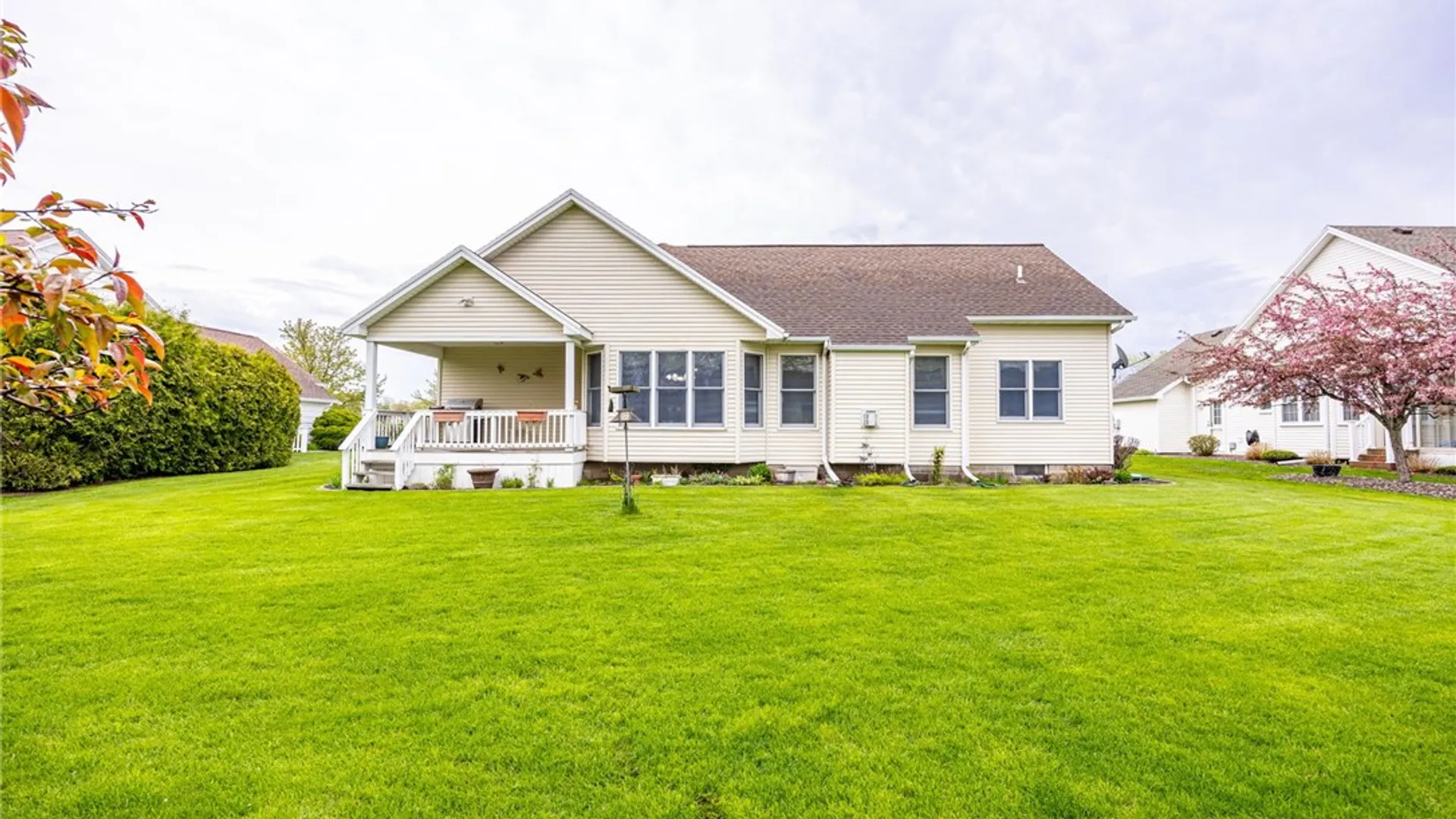 Property at 38 Sotheby Drive, Greece, NY 14626 31